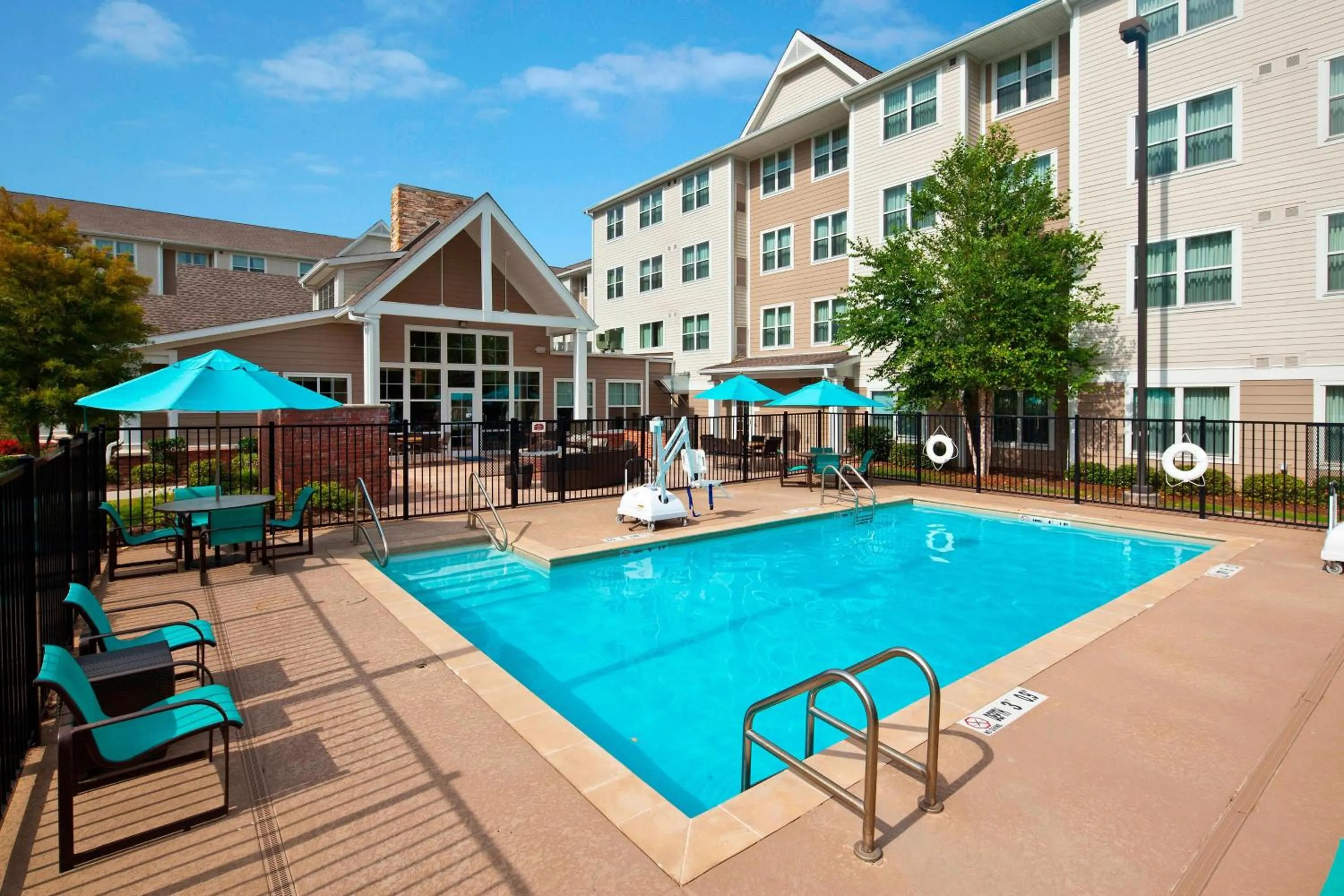 Swimming pool in Residence Inn by Marriott Covington Northshore
