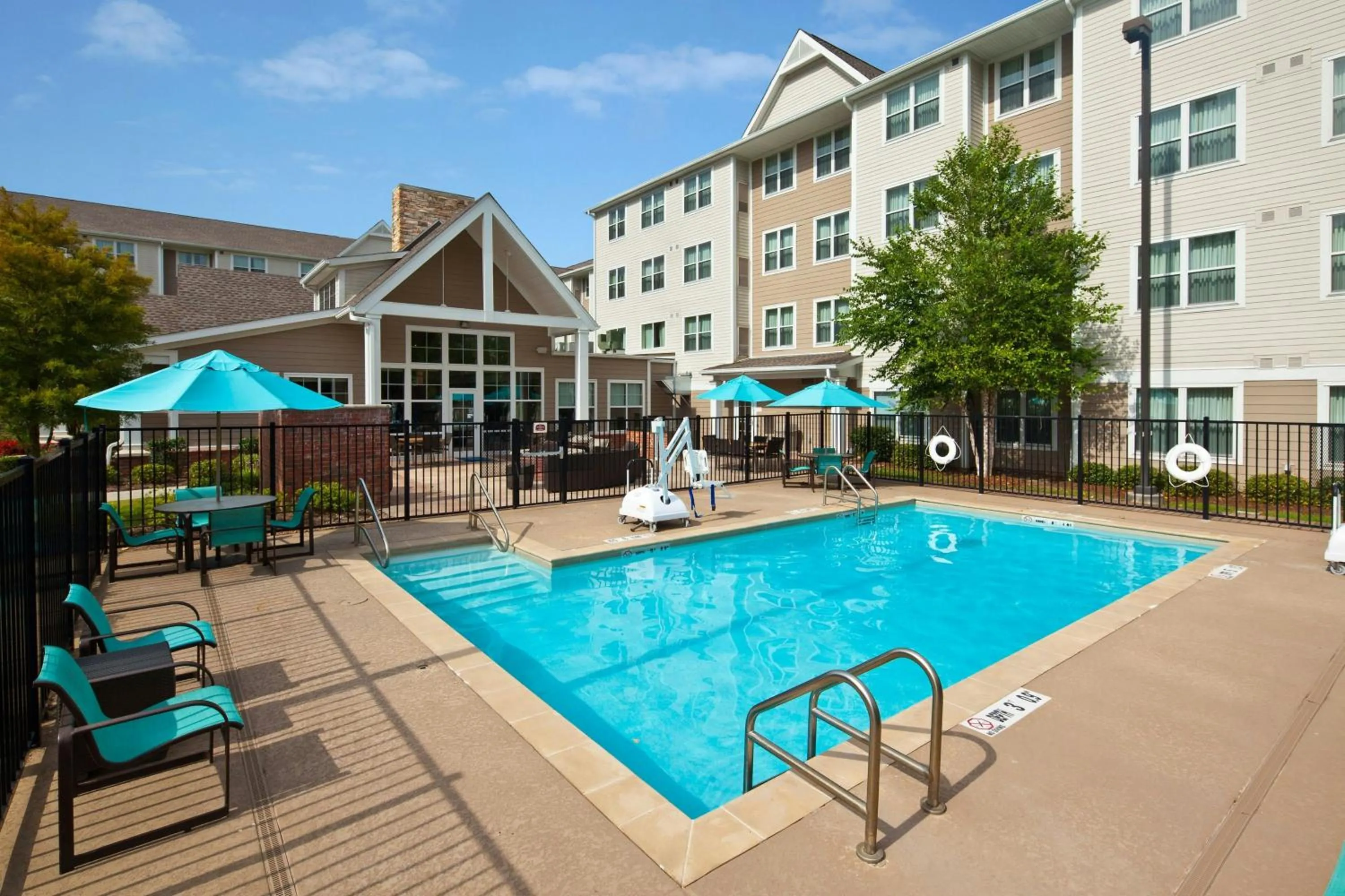 Swimming pool in Residence Inn by Marriott Covington Northshore