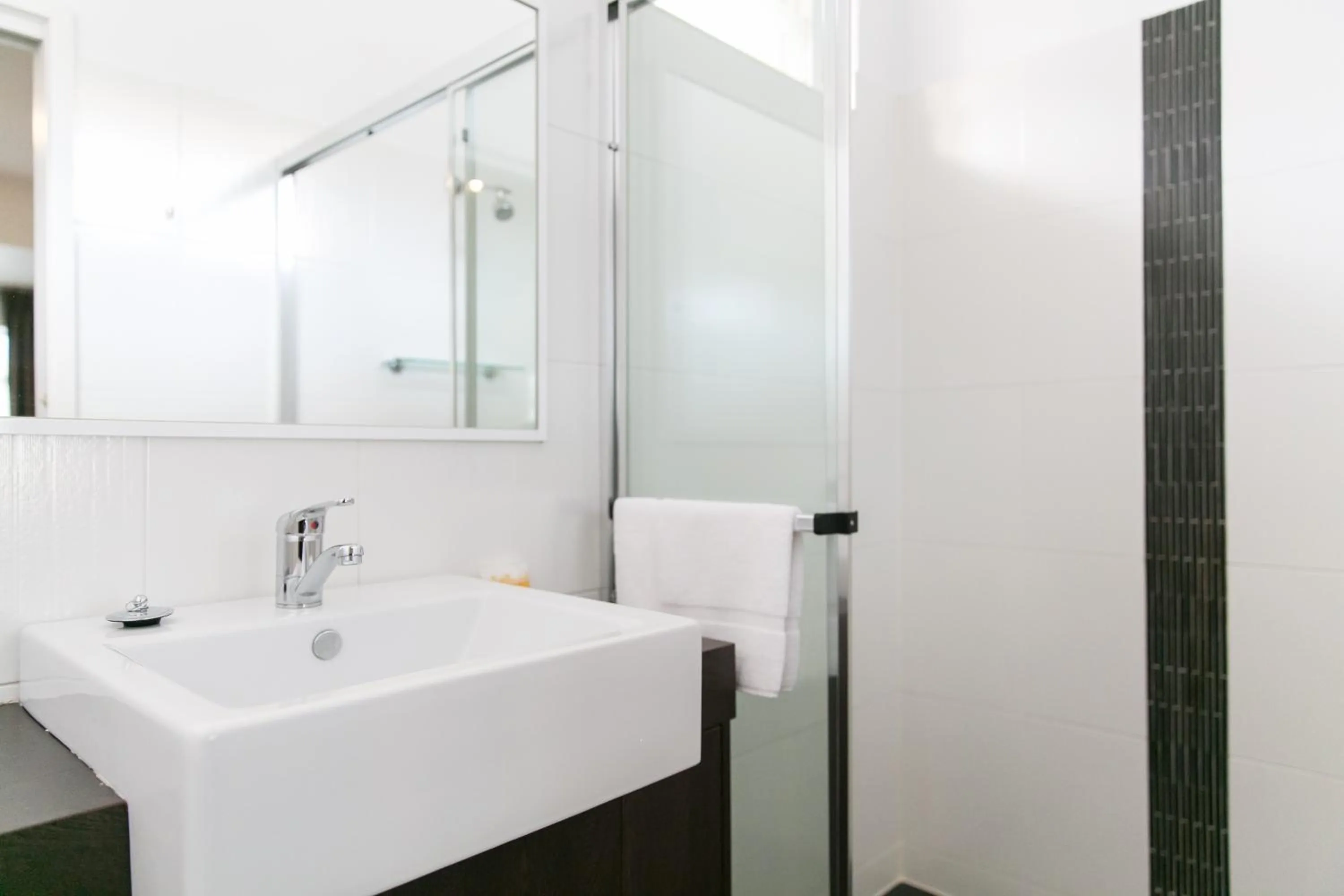 Bathroom in Cessnock Motel