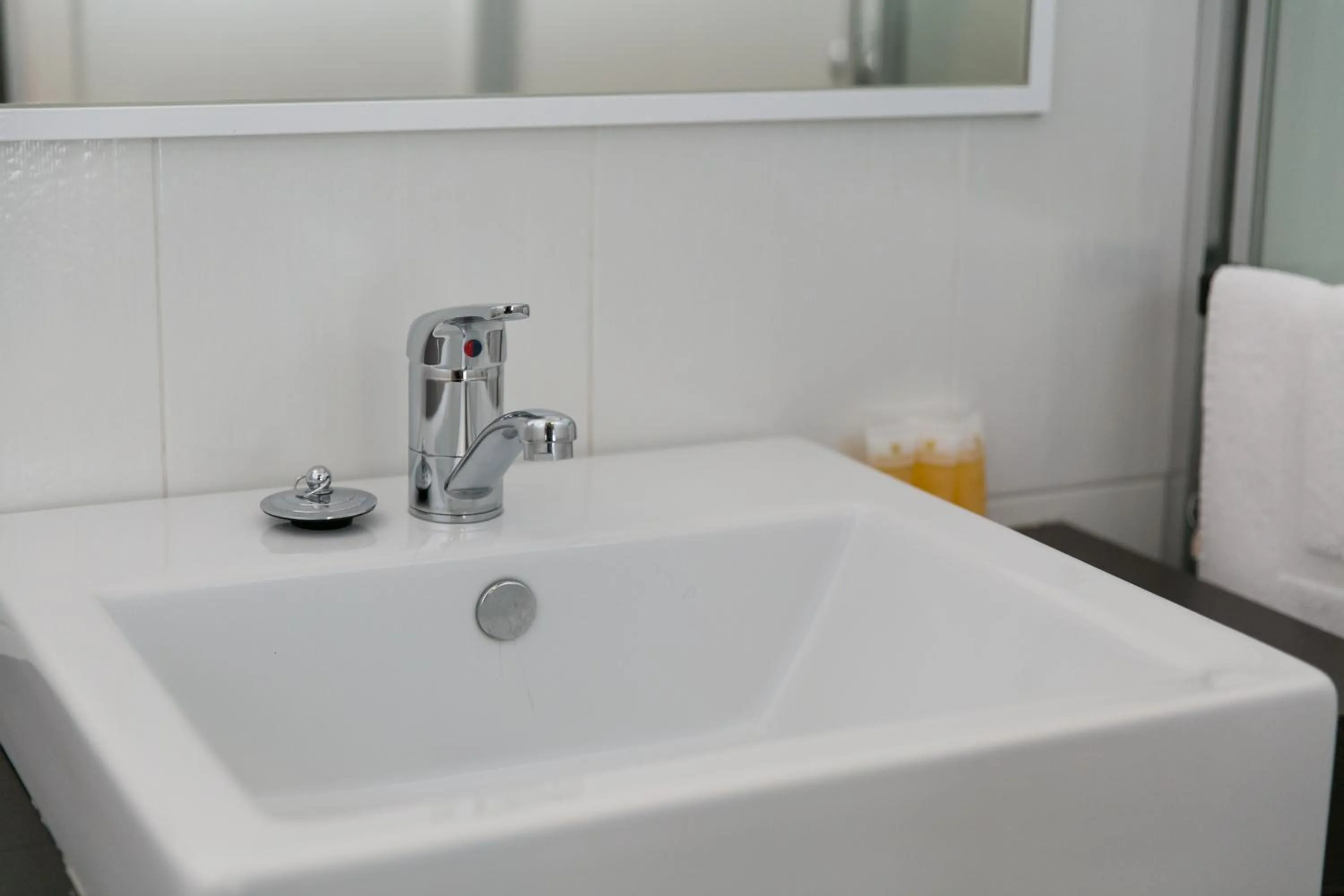 Bathroom in Cessnock Motel