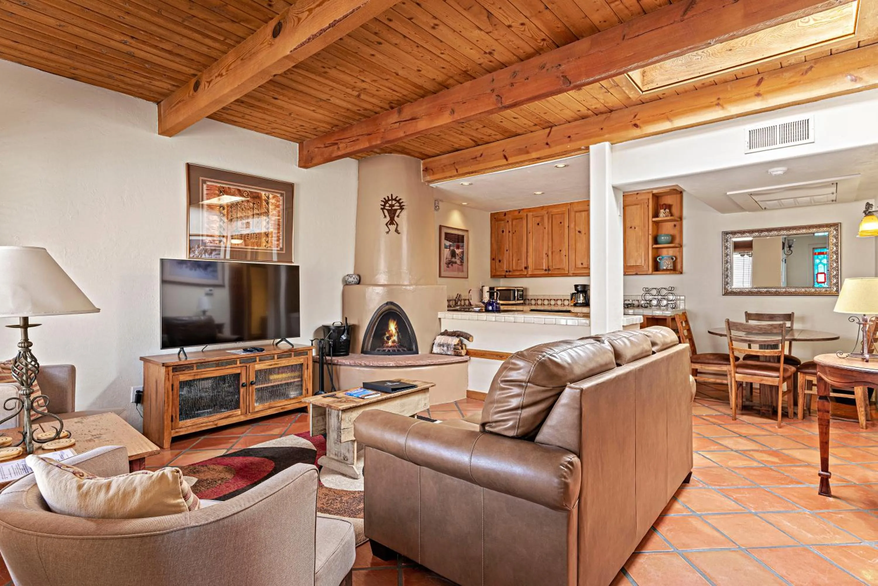 Living room in Fort Marcy Suites by All Seasons Resort Lodging