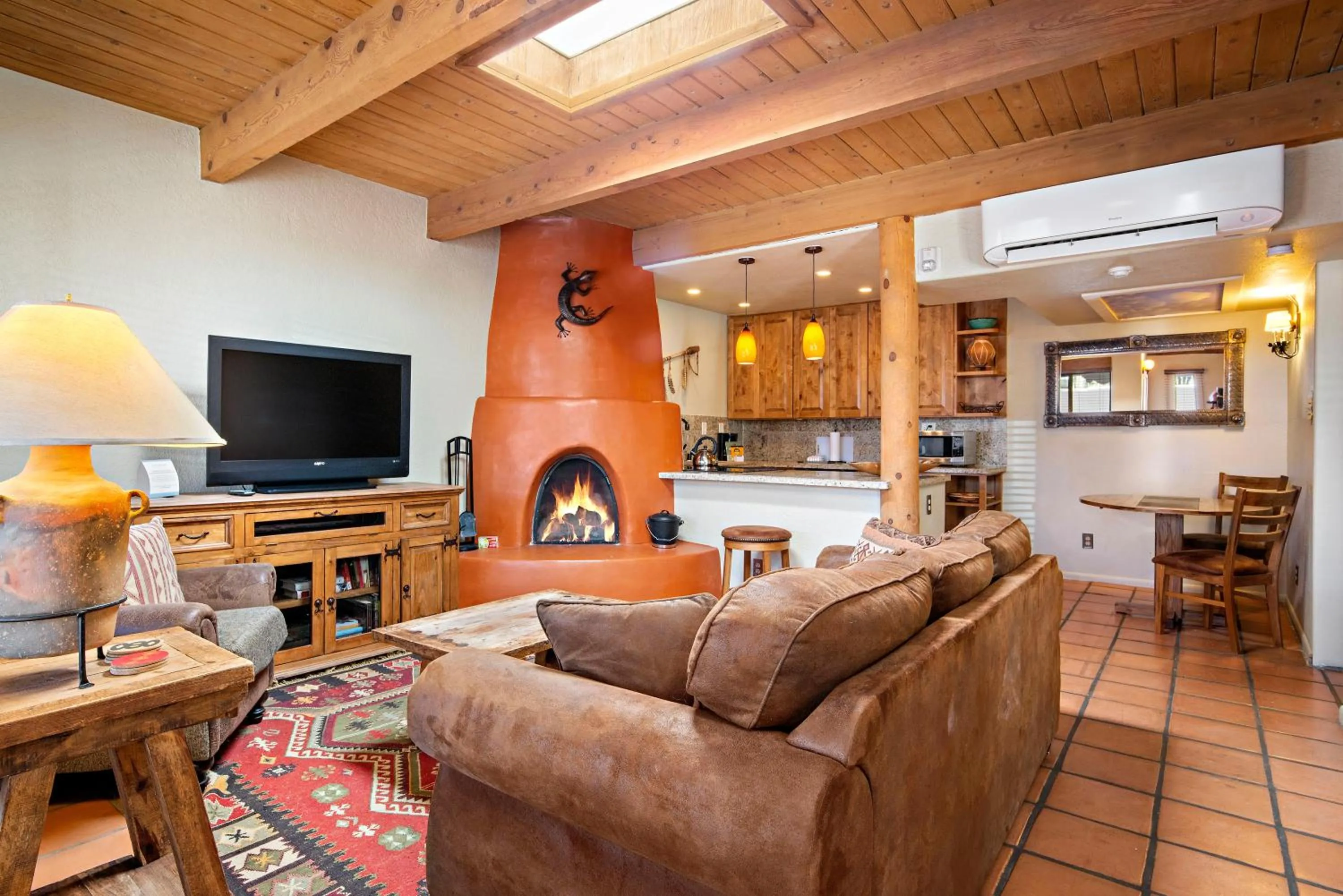 Living room in Fort Marcy Suites by All Seasons Resort Lodging