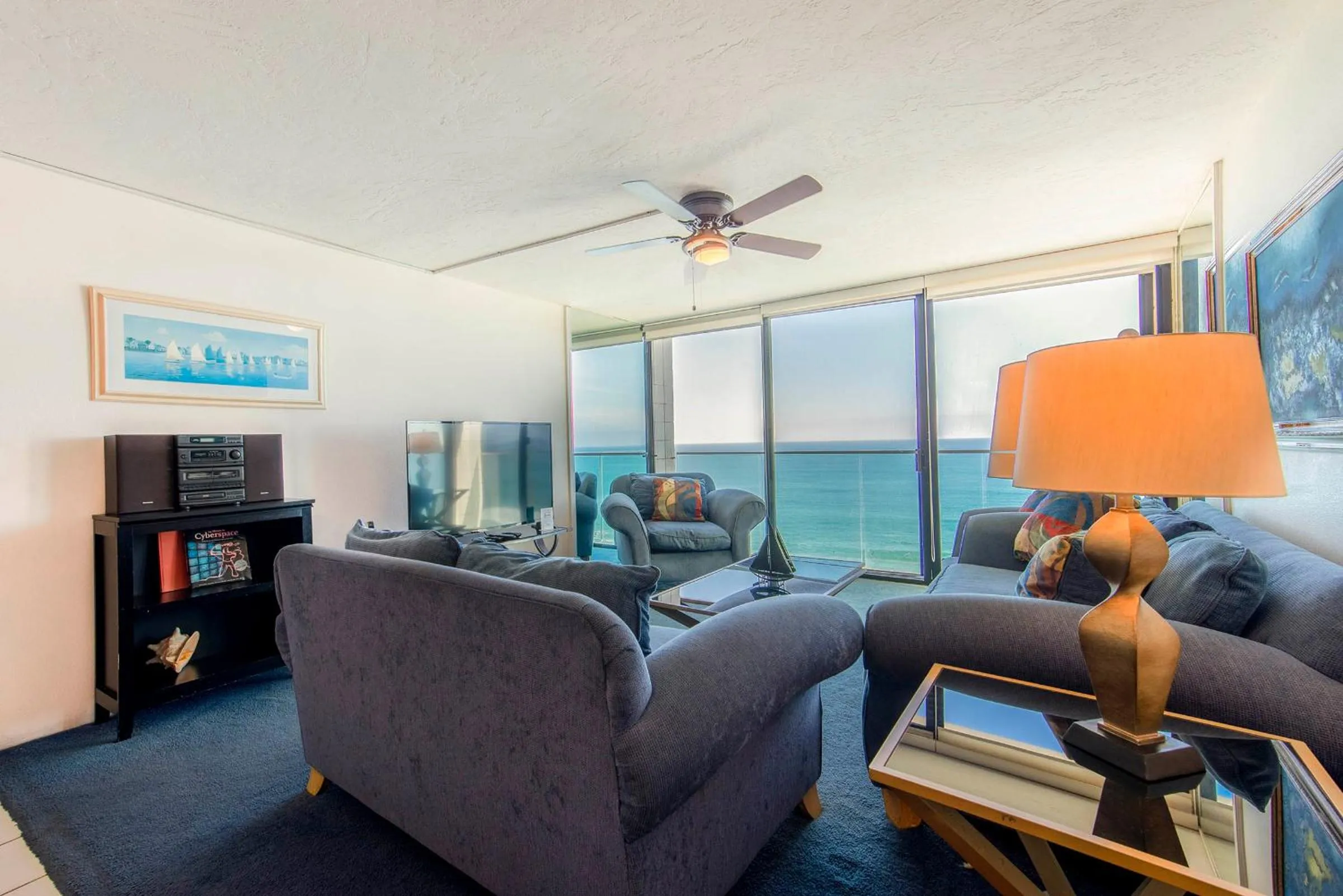 TV and multimedia in Capri by the Sea by All Seasons Resort Lodging