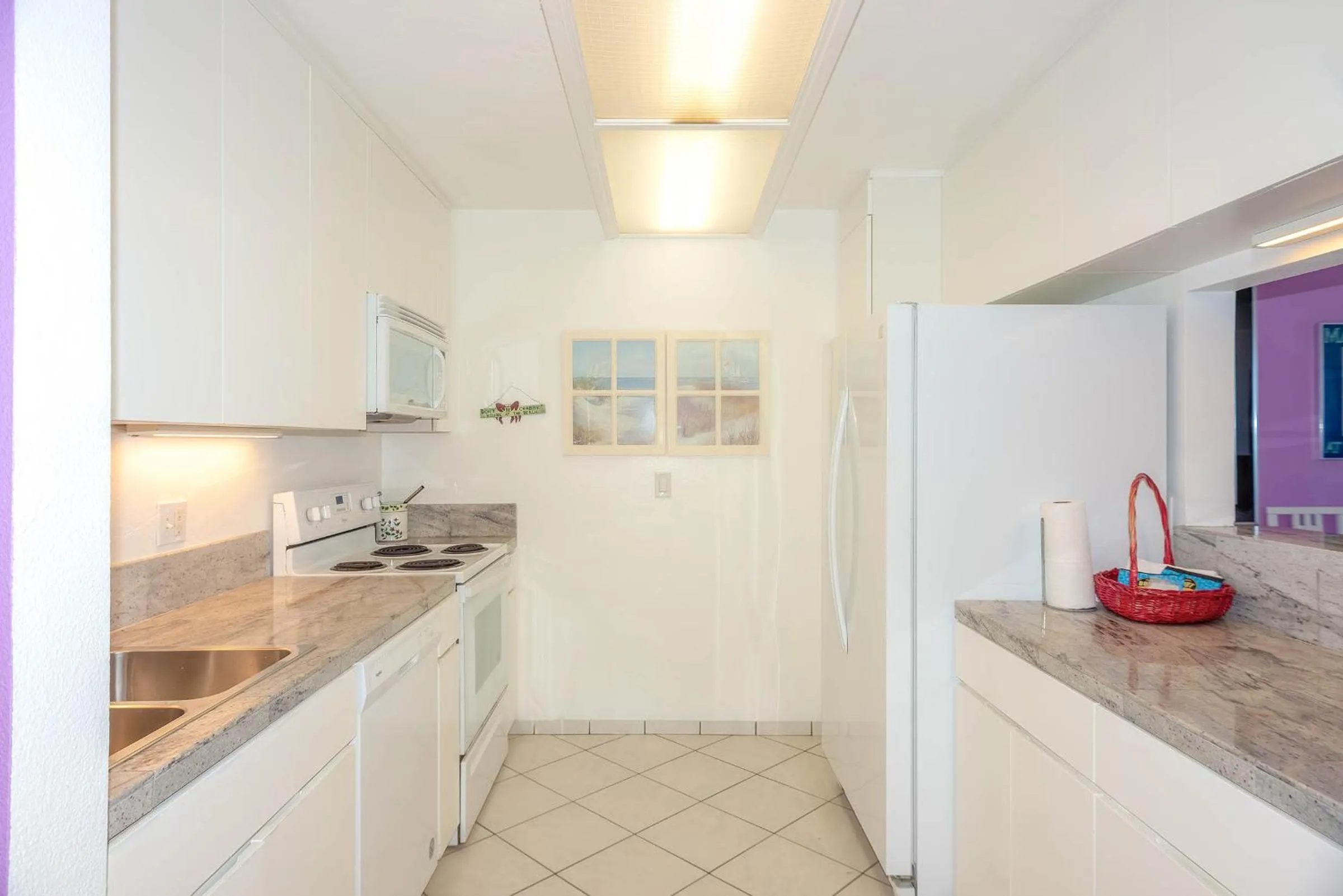 Kitchen or kitchenette in Capri by the Sea by All Seasons Resort Lodging