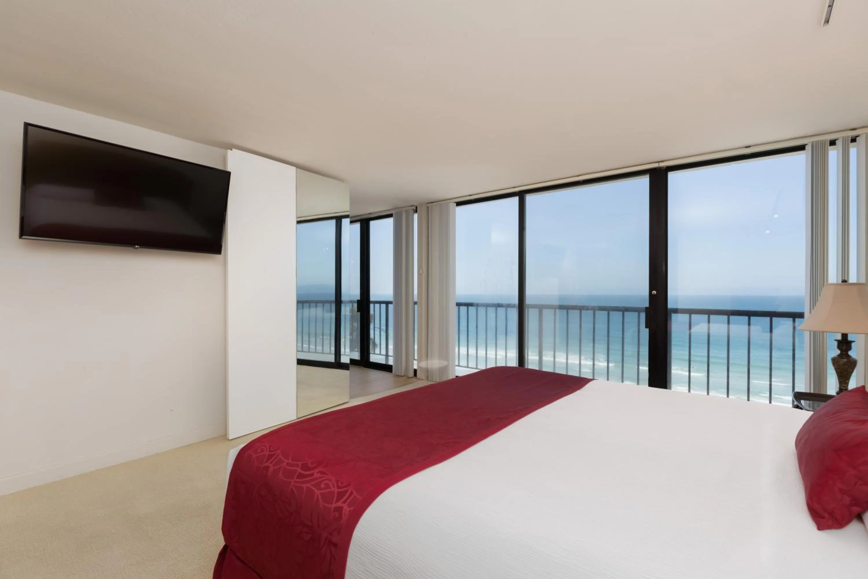 Bedroom, Bed in Capri by the Sea by All Seasons Resort Lodging