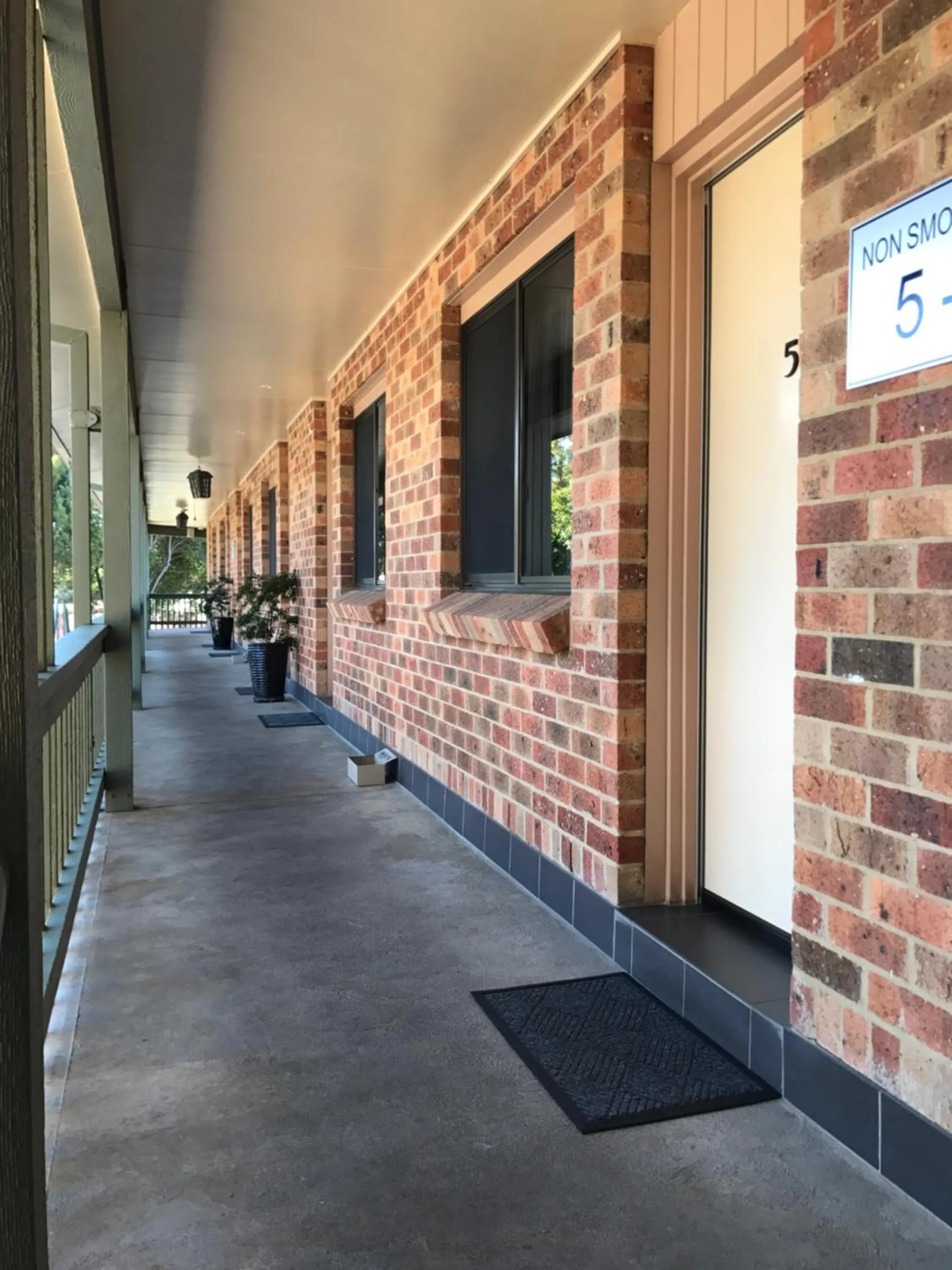 Property building in Sunseeker Motor Inn