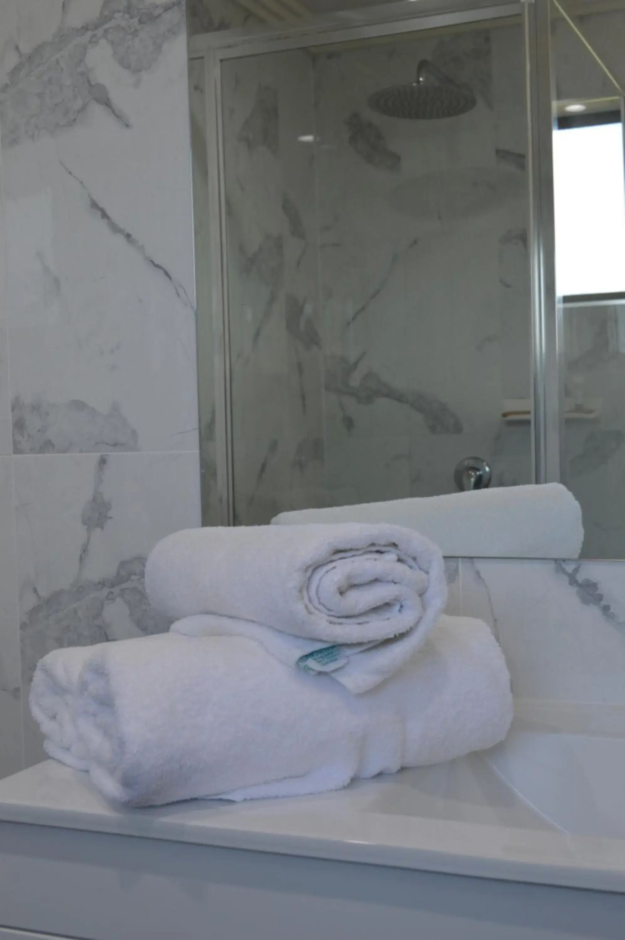 Deluxe Twin Room in Sunseeker Motor Inn Deluxe Twin Room in Sunseeker Motor Inn