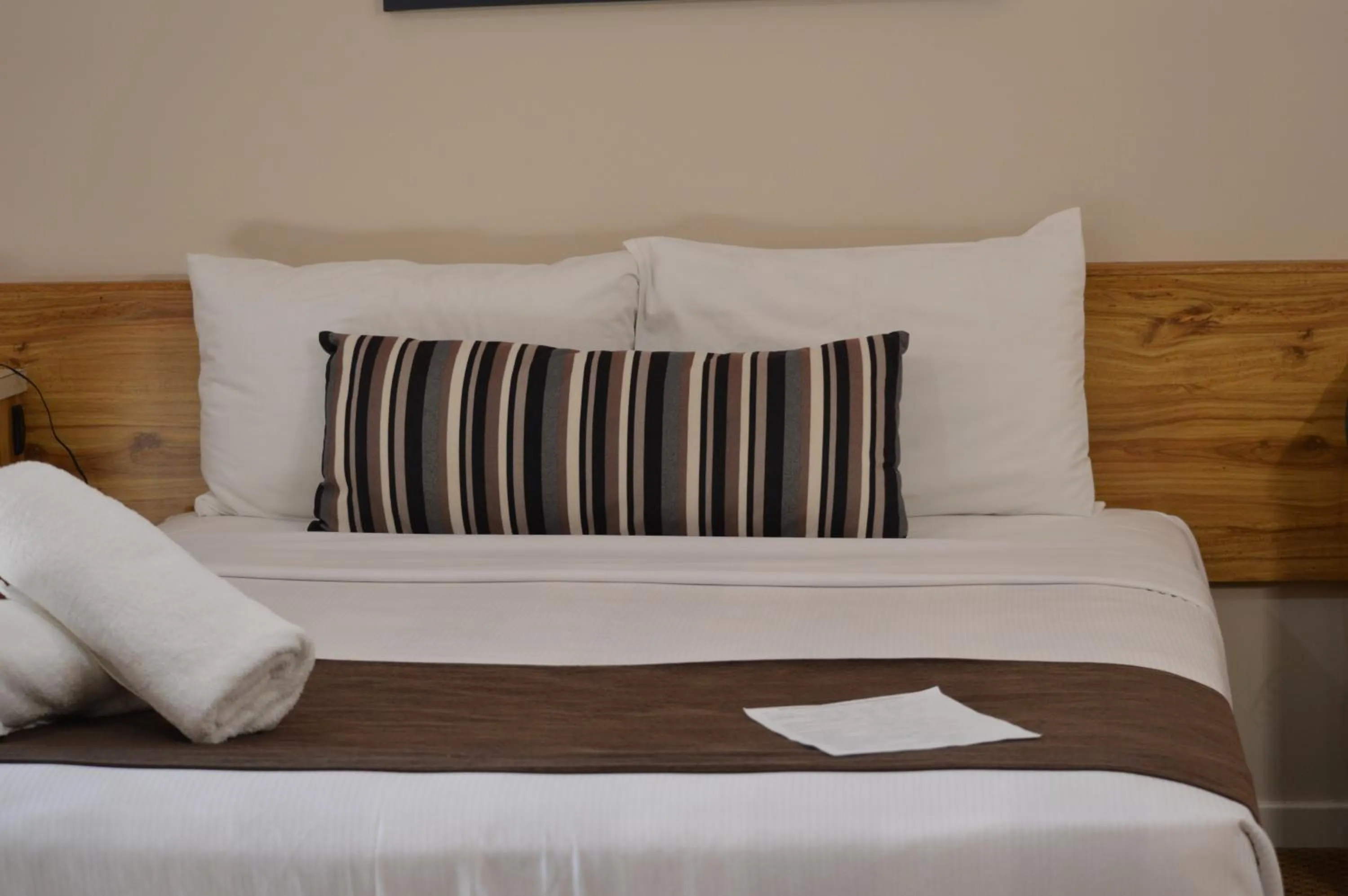 Bedroom, Bed in Sunseeker Motor Inn