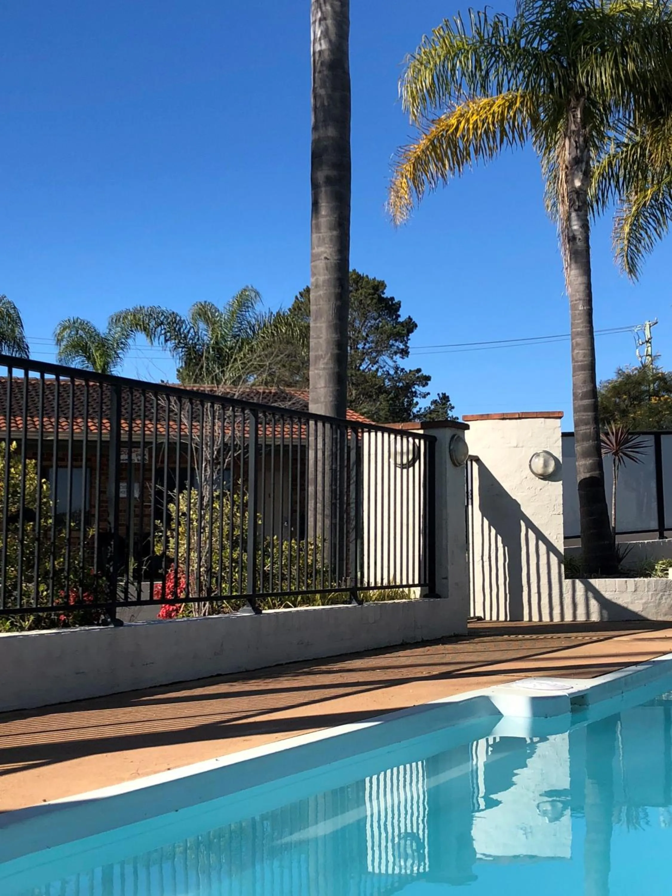 Swimming pool in Sunseeker Motor Inn