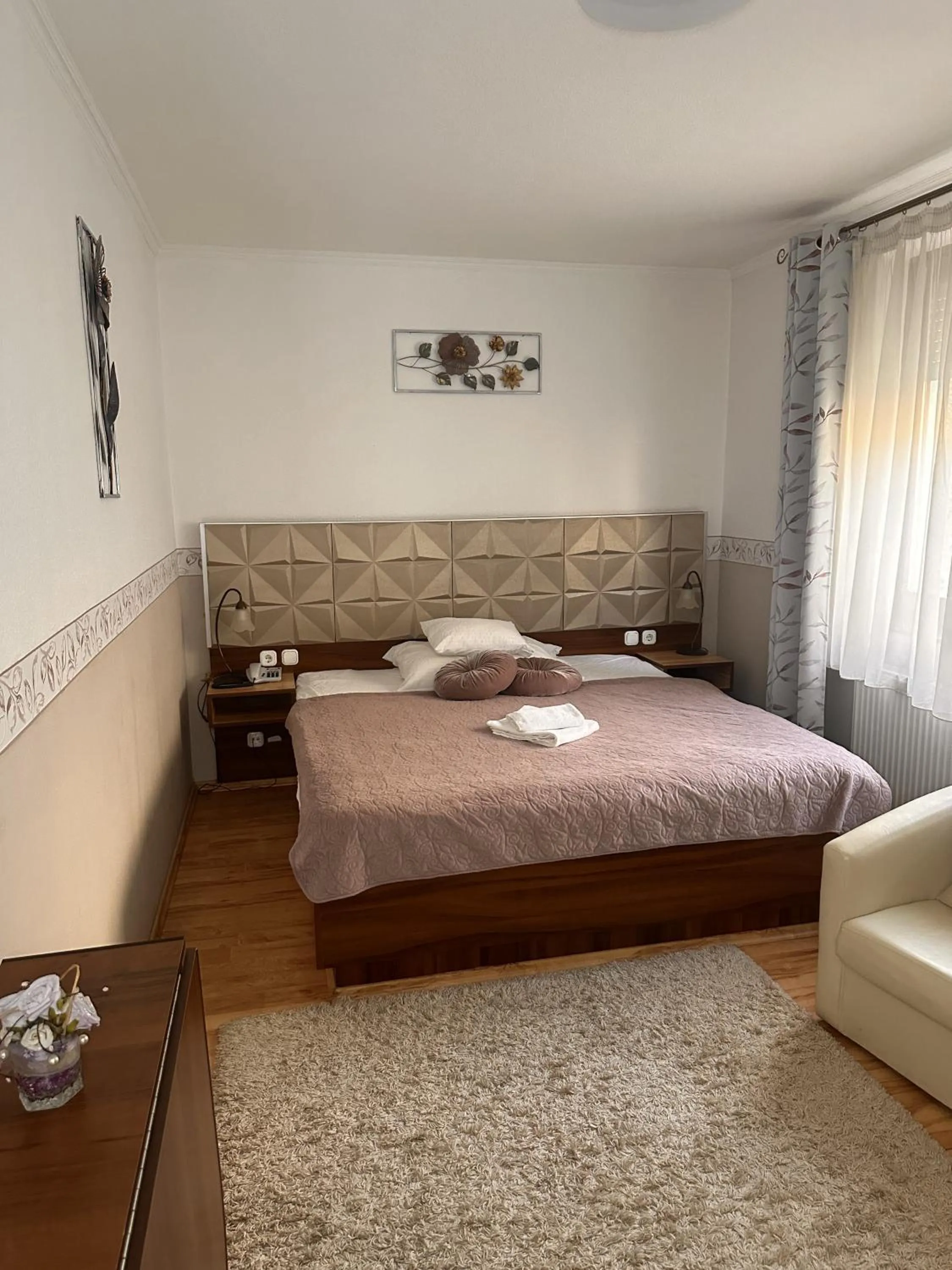 Superior Queen Room - single occupancy in Le Rose Suites & Park Hotel