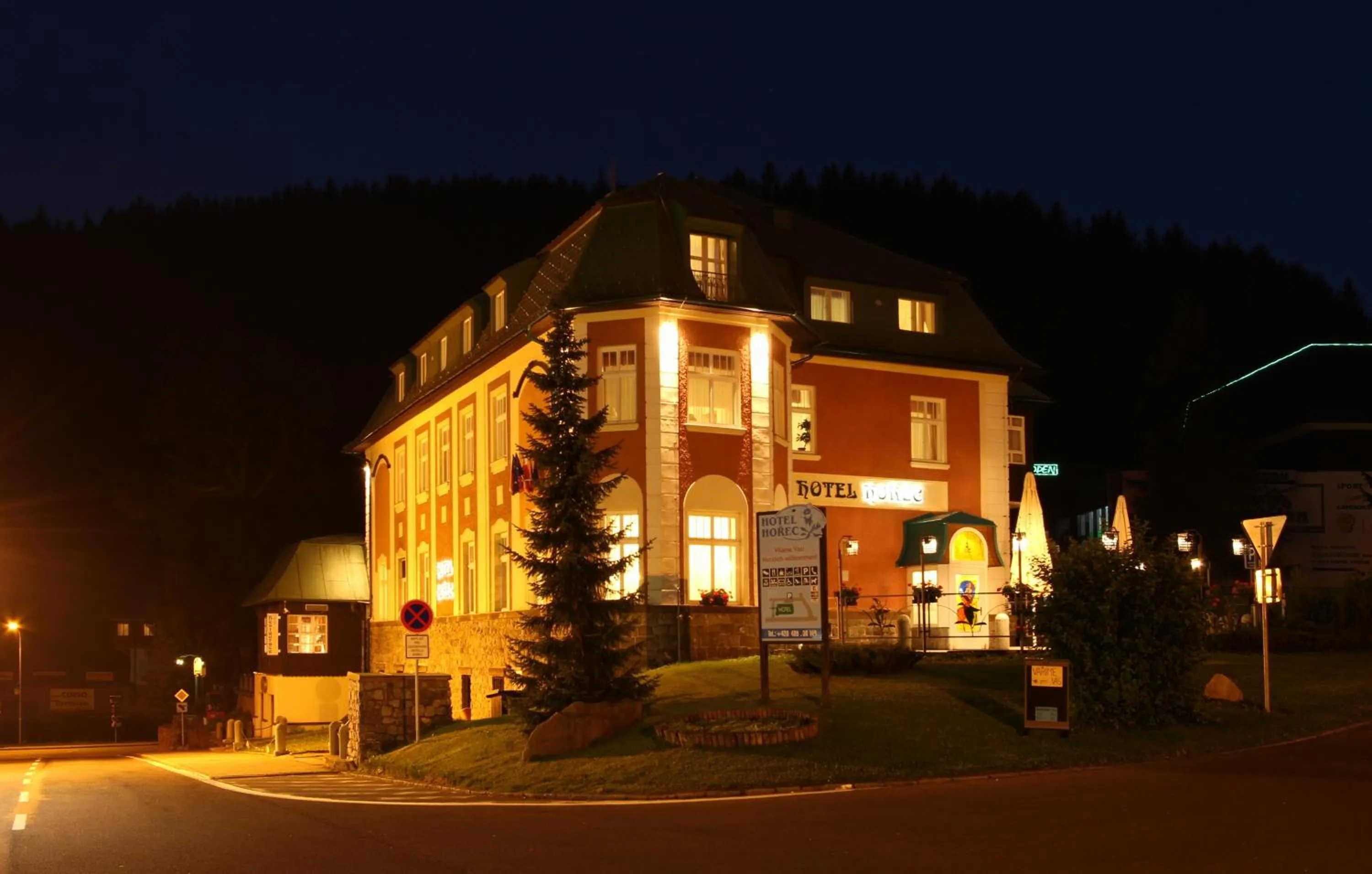Facade/entrance in Hotel Hořec