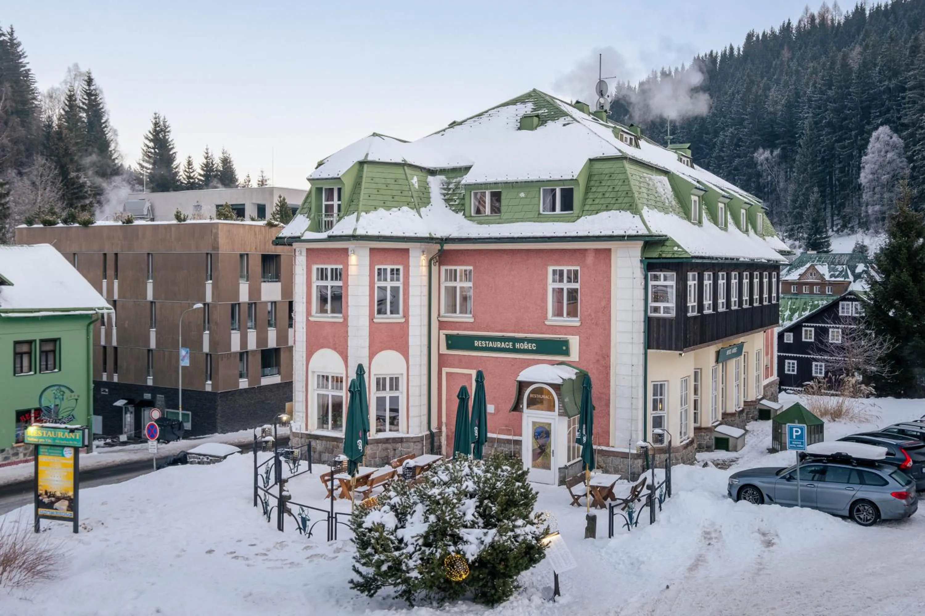 Property building in Hotel Hořec