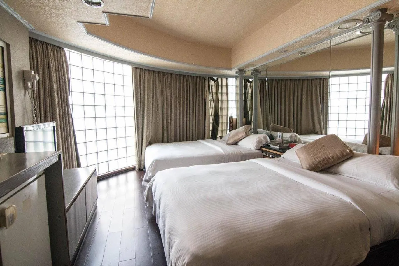 Bed in Katherine Plaza Hotel