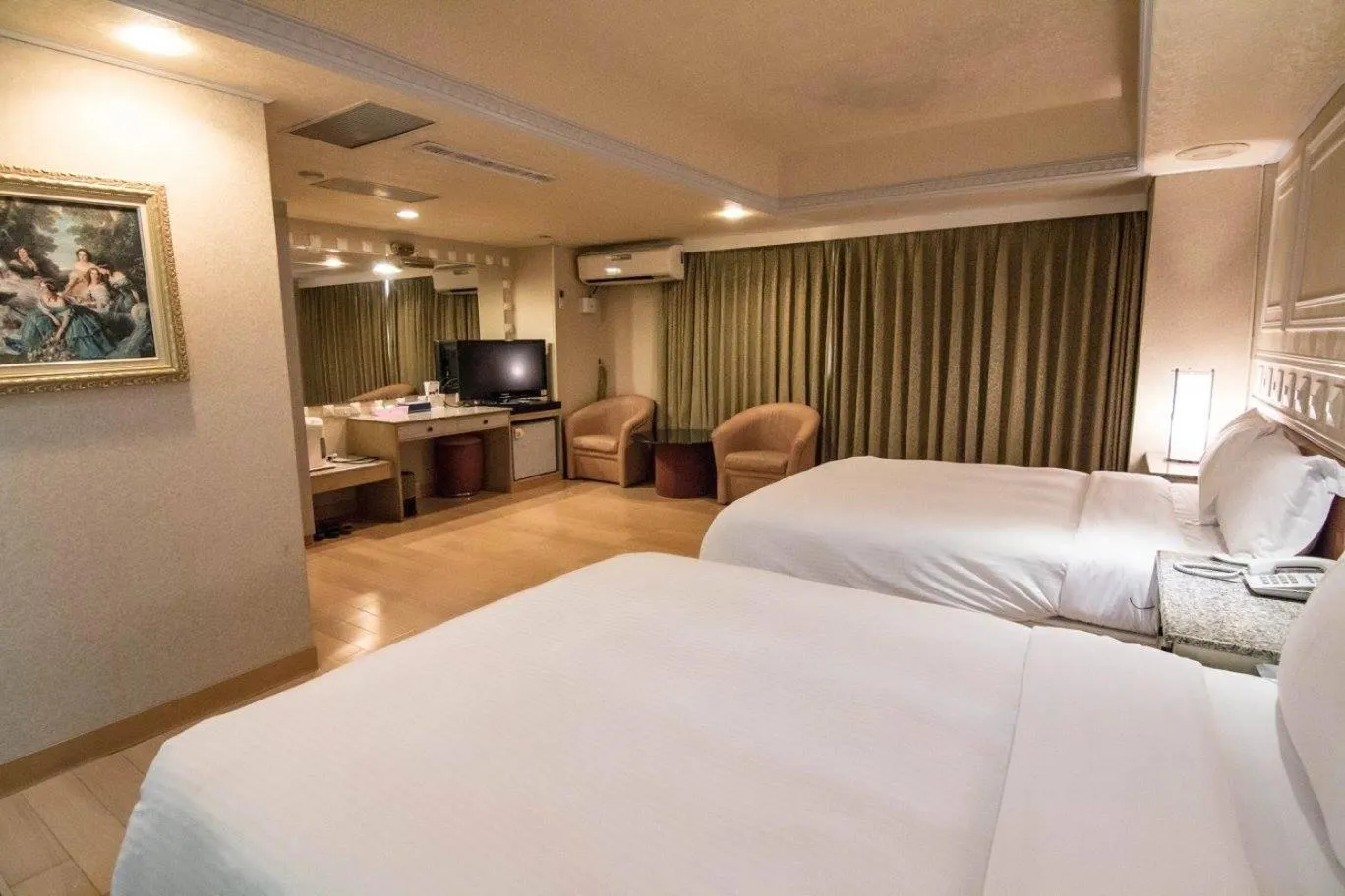 Bed in Katherine Plaza Hotel