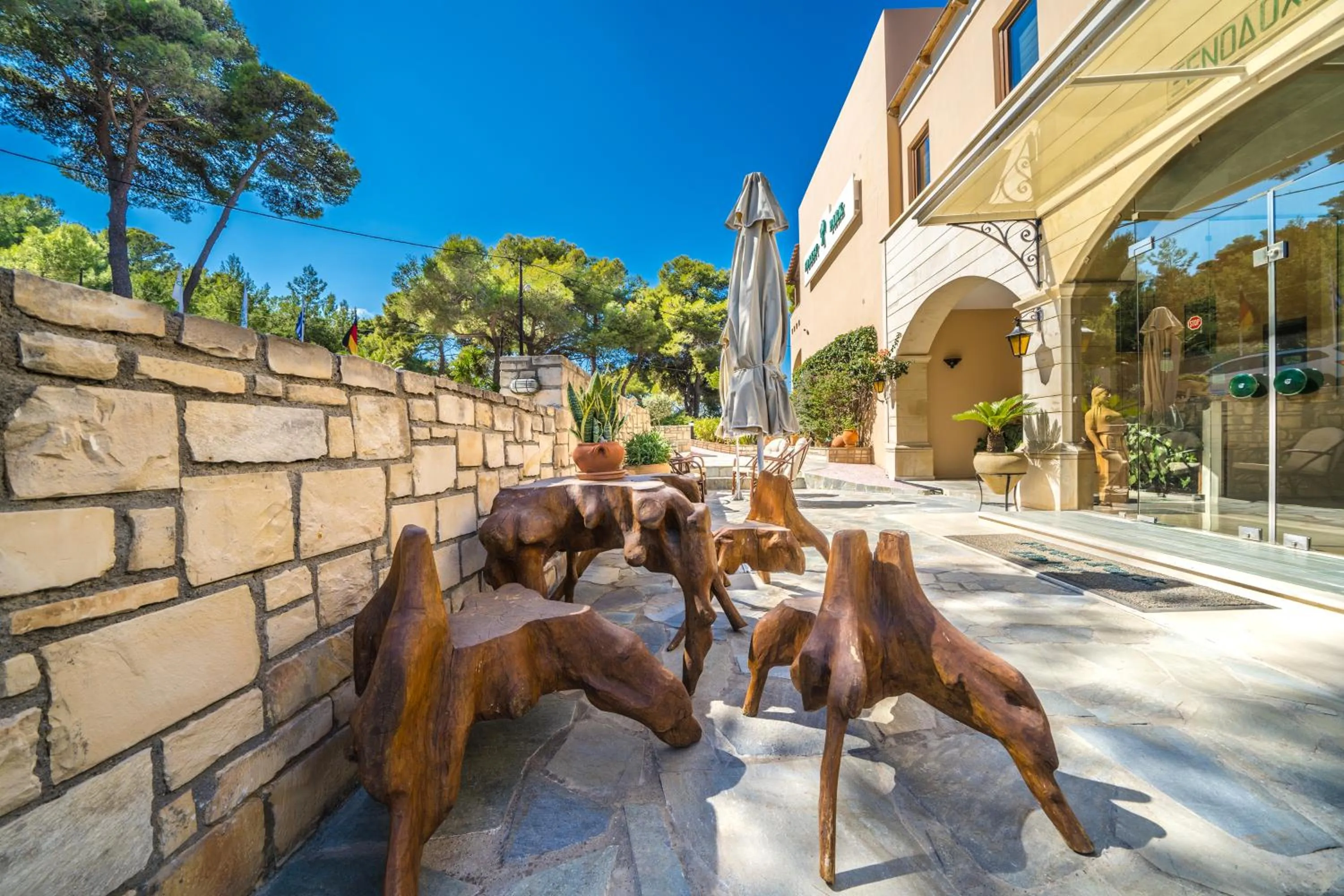 Decorative detail in Forest Park Hotel