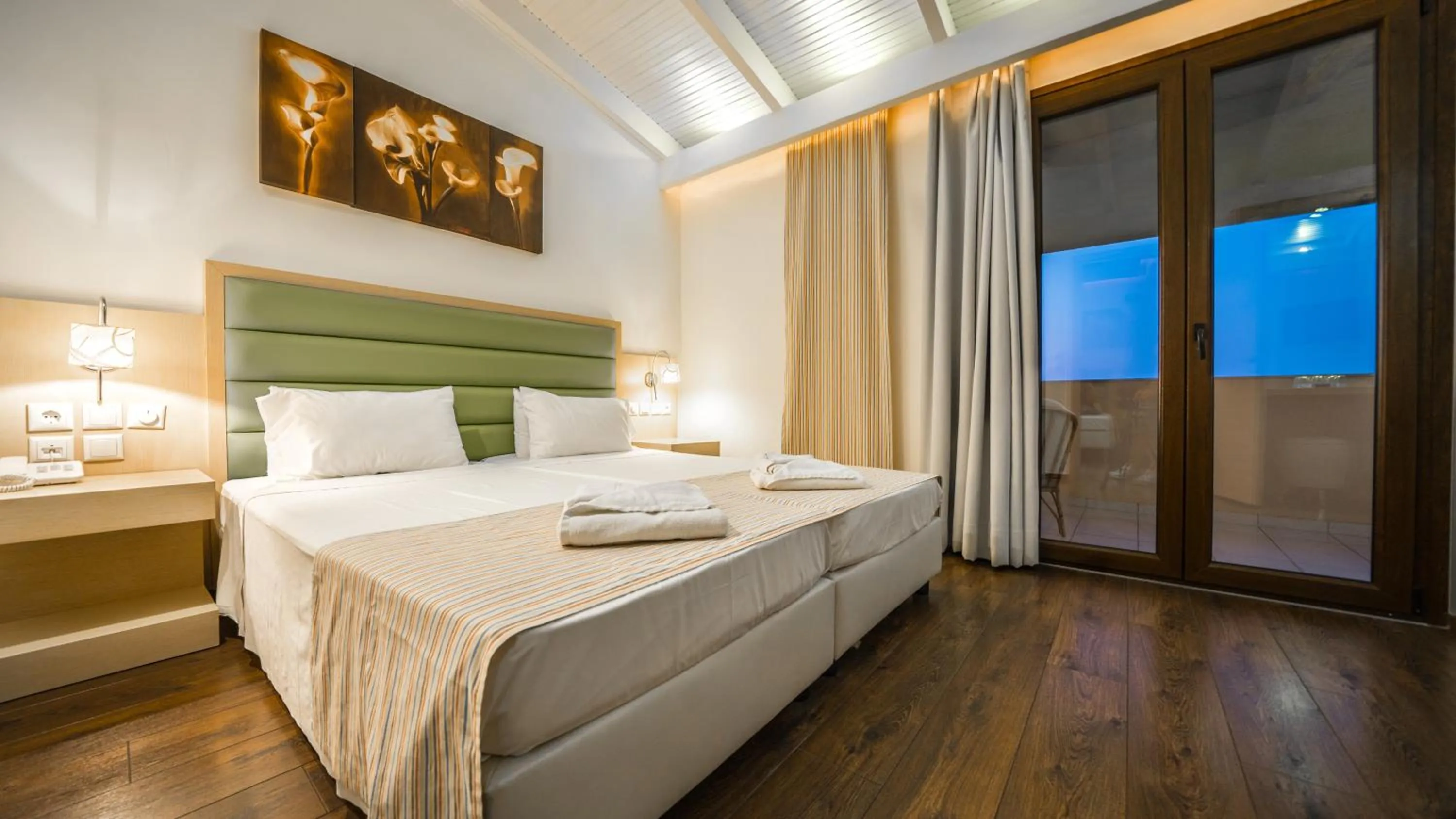 Bed in Forest Park Hotel