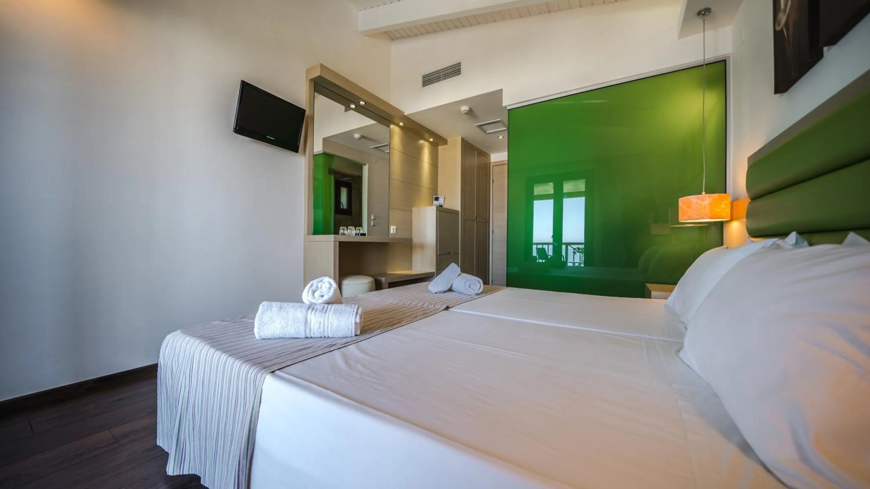 Bed in Forest Park Hotel