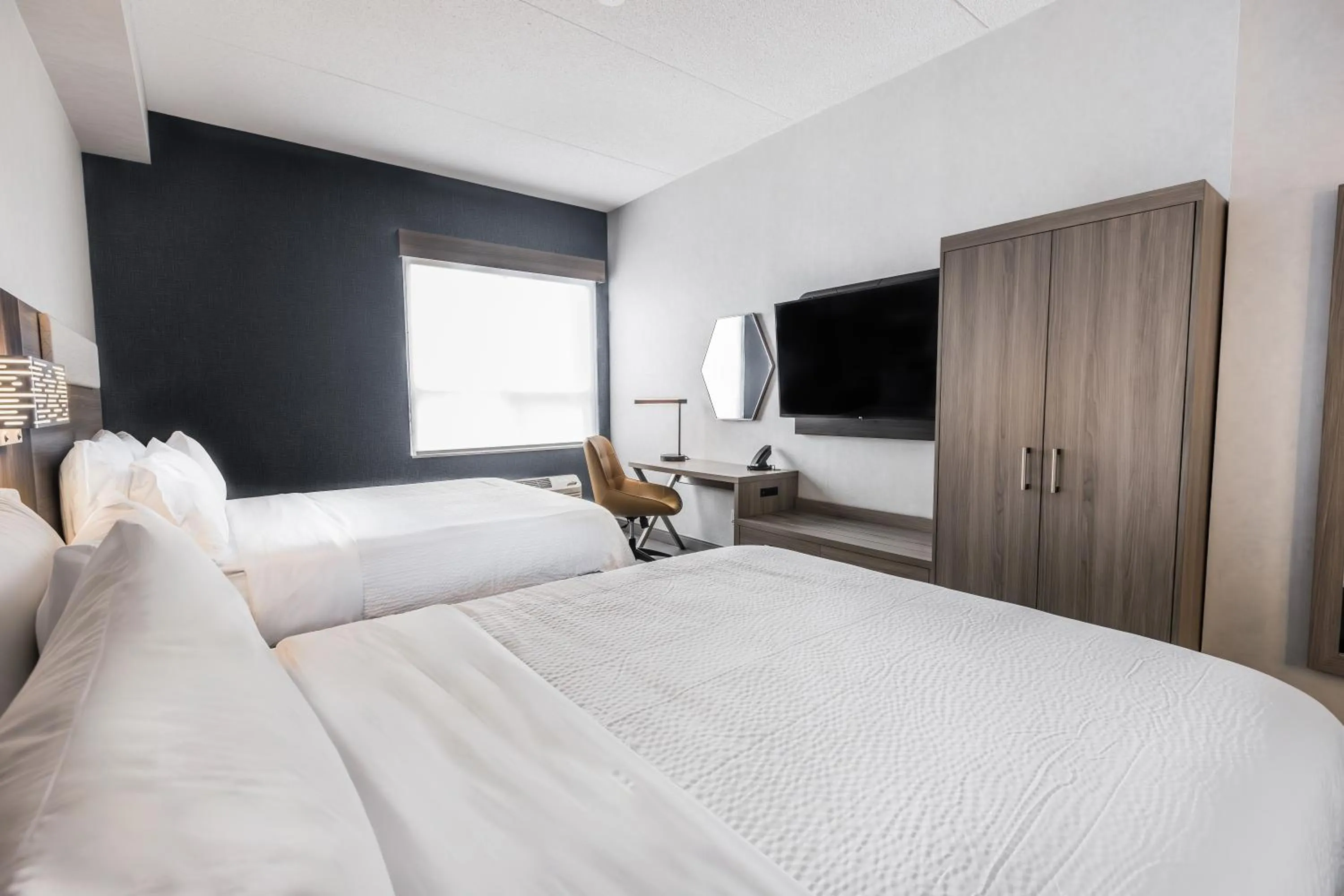 Bed in Holiday Inn Express Toronto-North York by IHG
