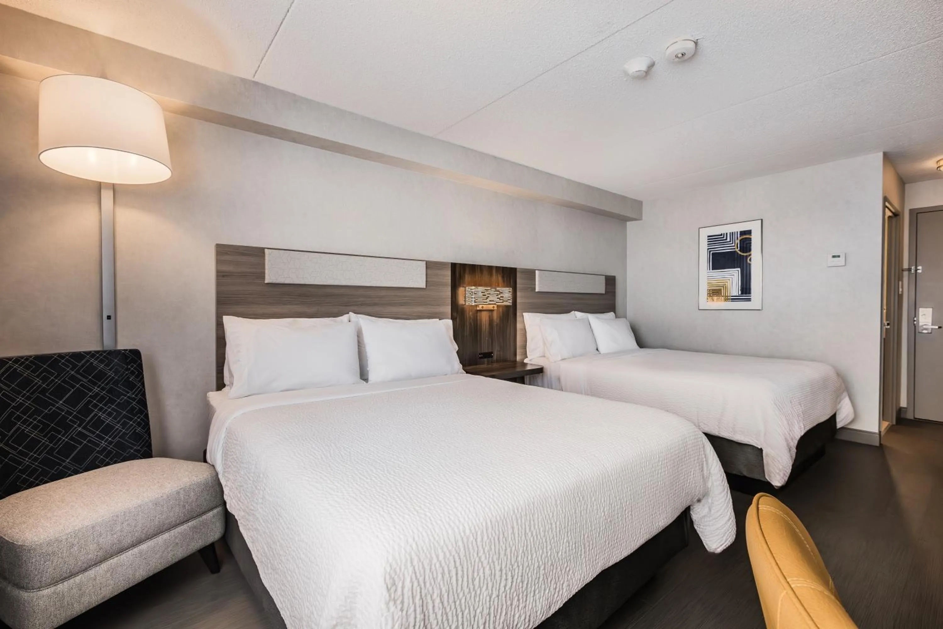 Bed in Holiday Inn Express Toronto-North York by IHG