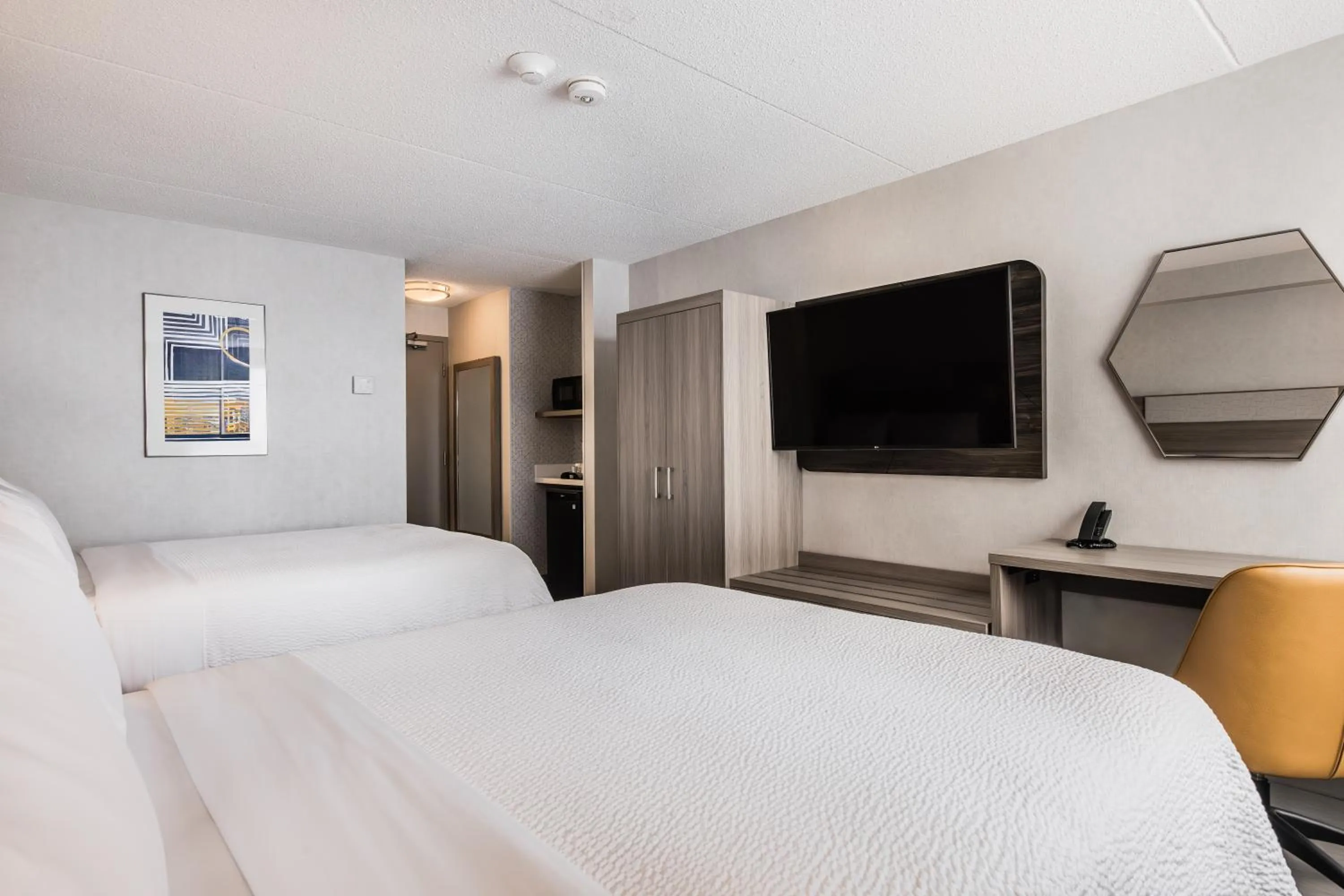 Bed in Holiday Inn Express Toronto-North York by IHG