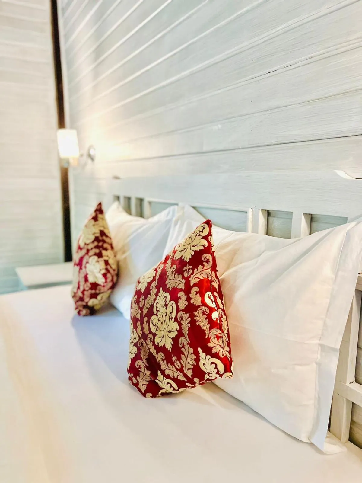 Bed in Tarci Bungalows Lembongan