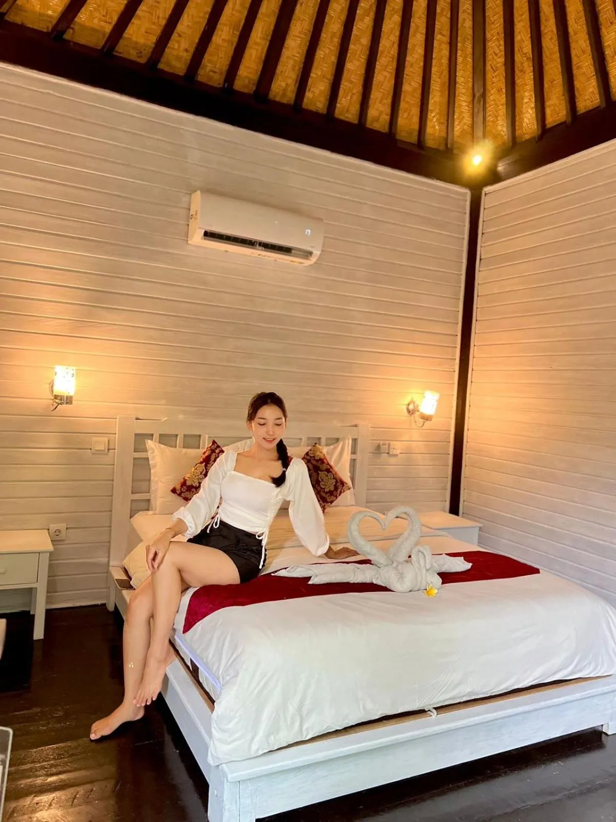 Bed in Tarci Bungalows Lembongan