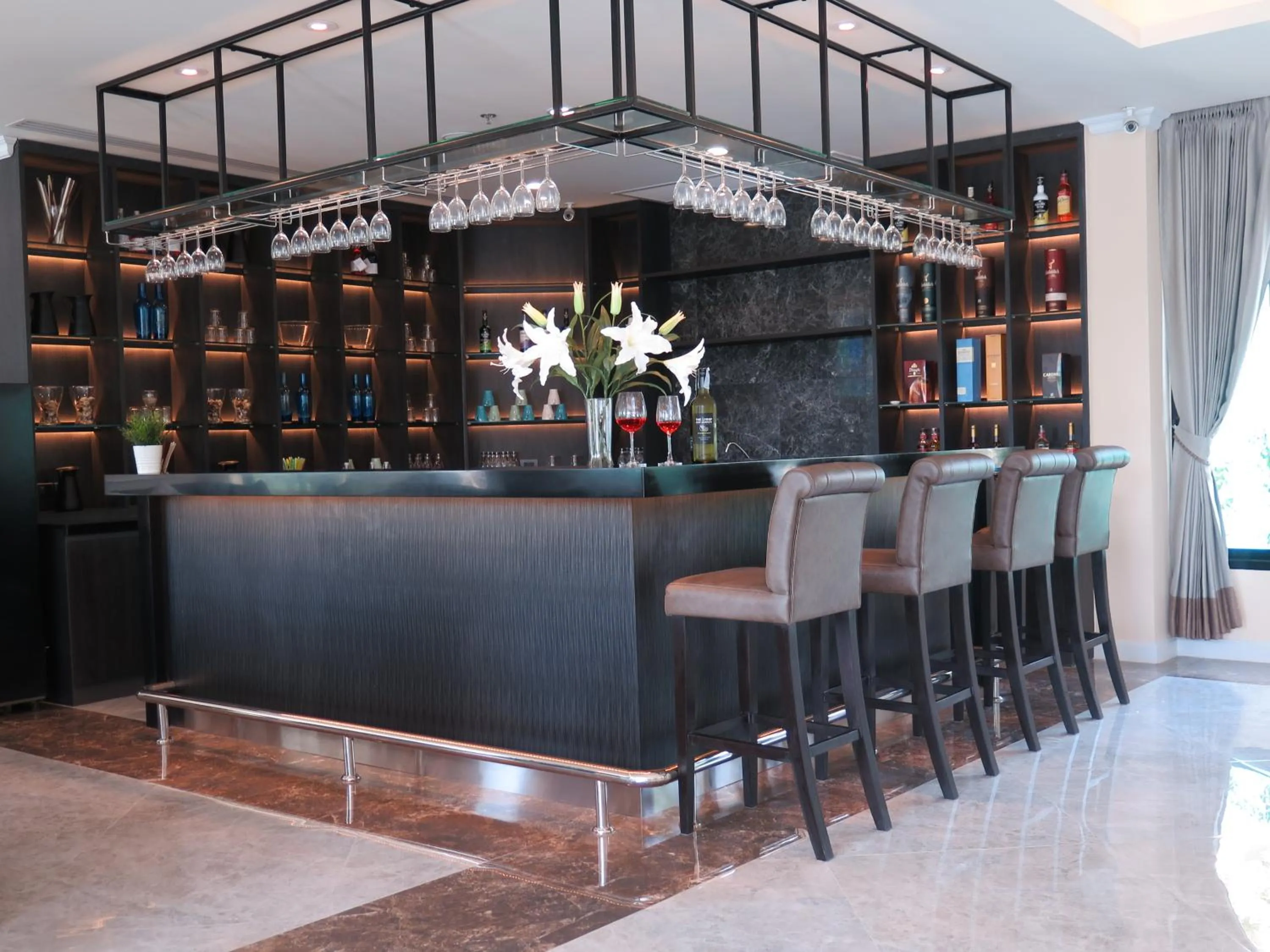 Alcoholic drinks in The Green View Hotel