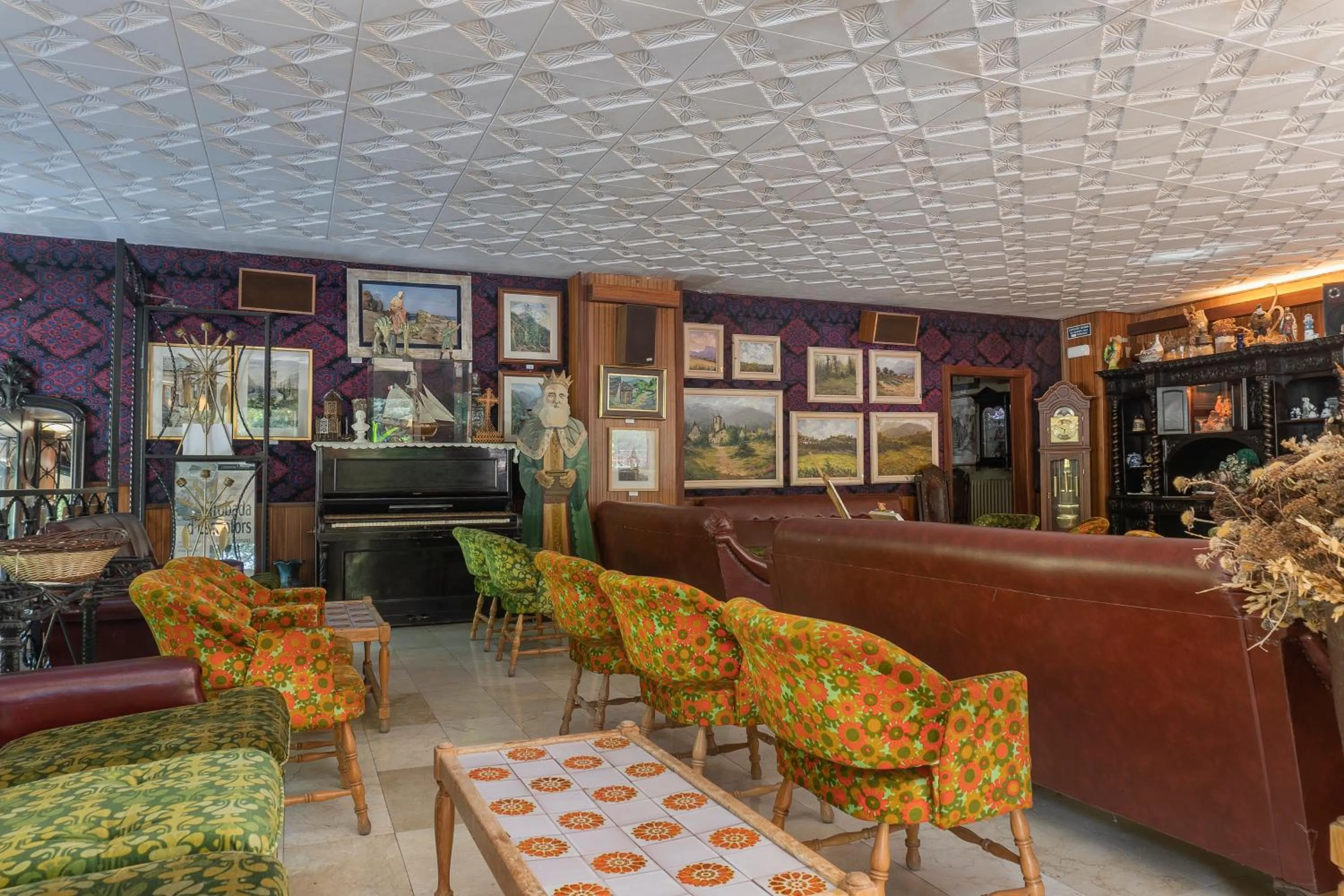 Communal lounge/ TV room in Hotel Cardós