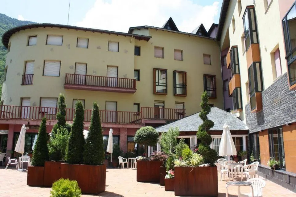 Property building in Hotel Cardós