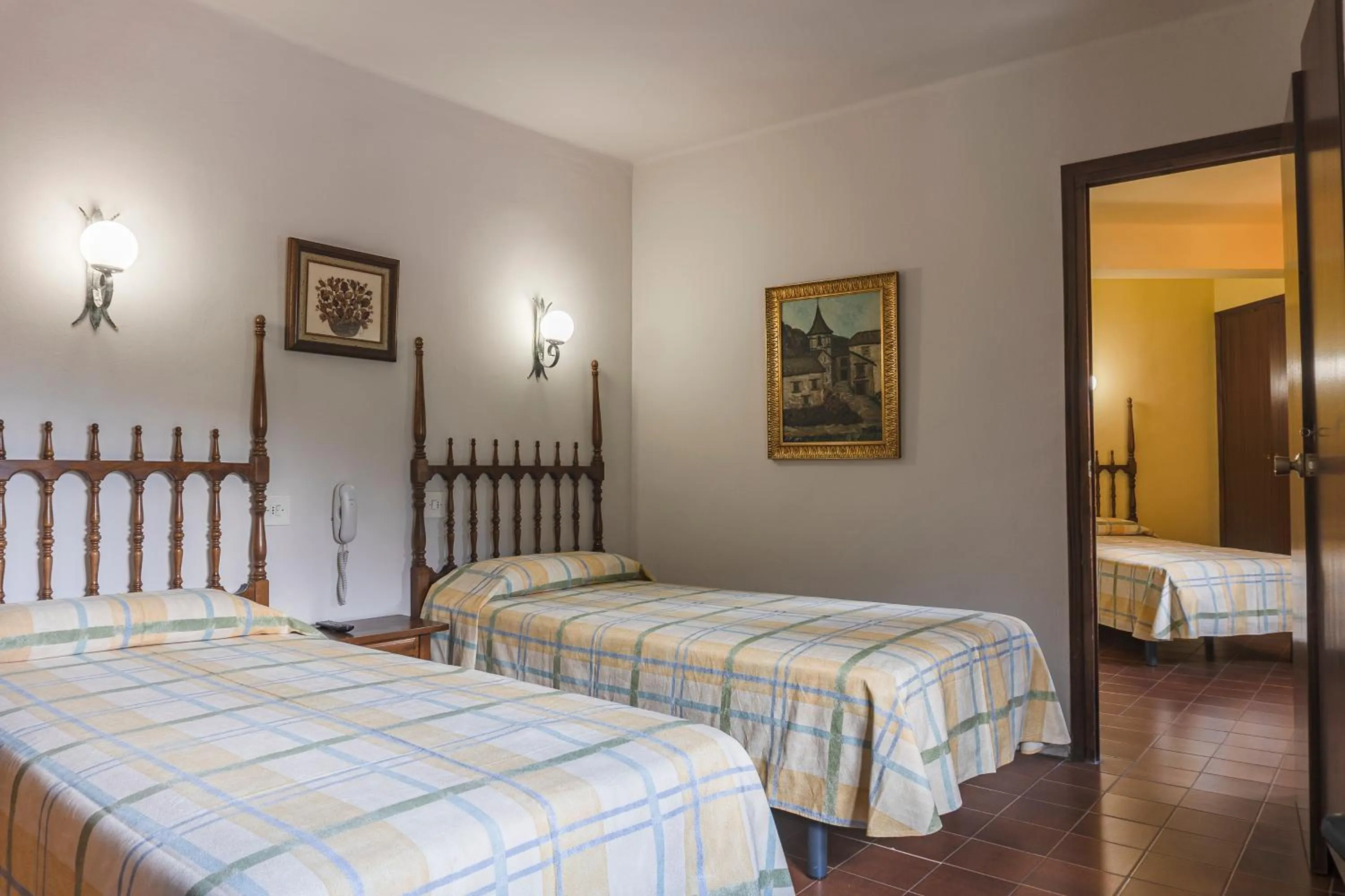 Photo of the whole room, Bed in Hotel Cardós