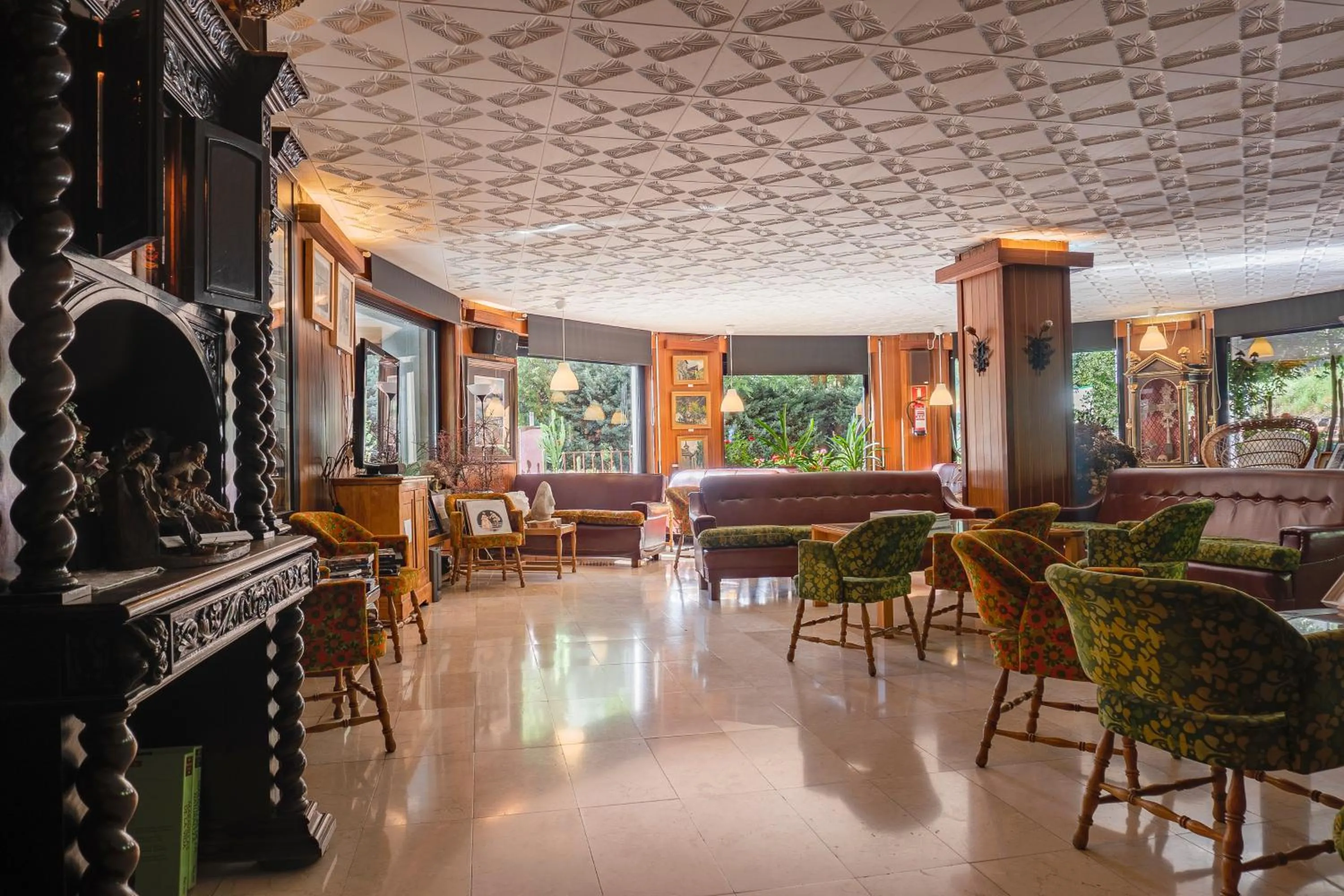 Communal lounge/ TV room in Hotel Cardós