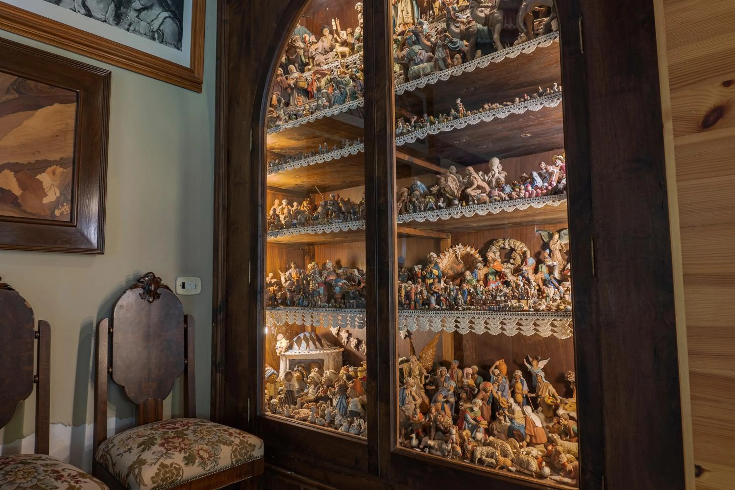 Decorative detail in Hotel Cardós