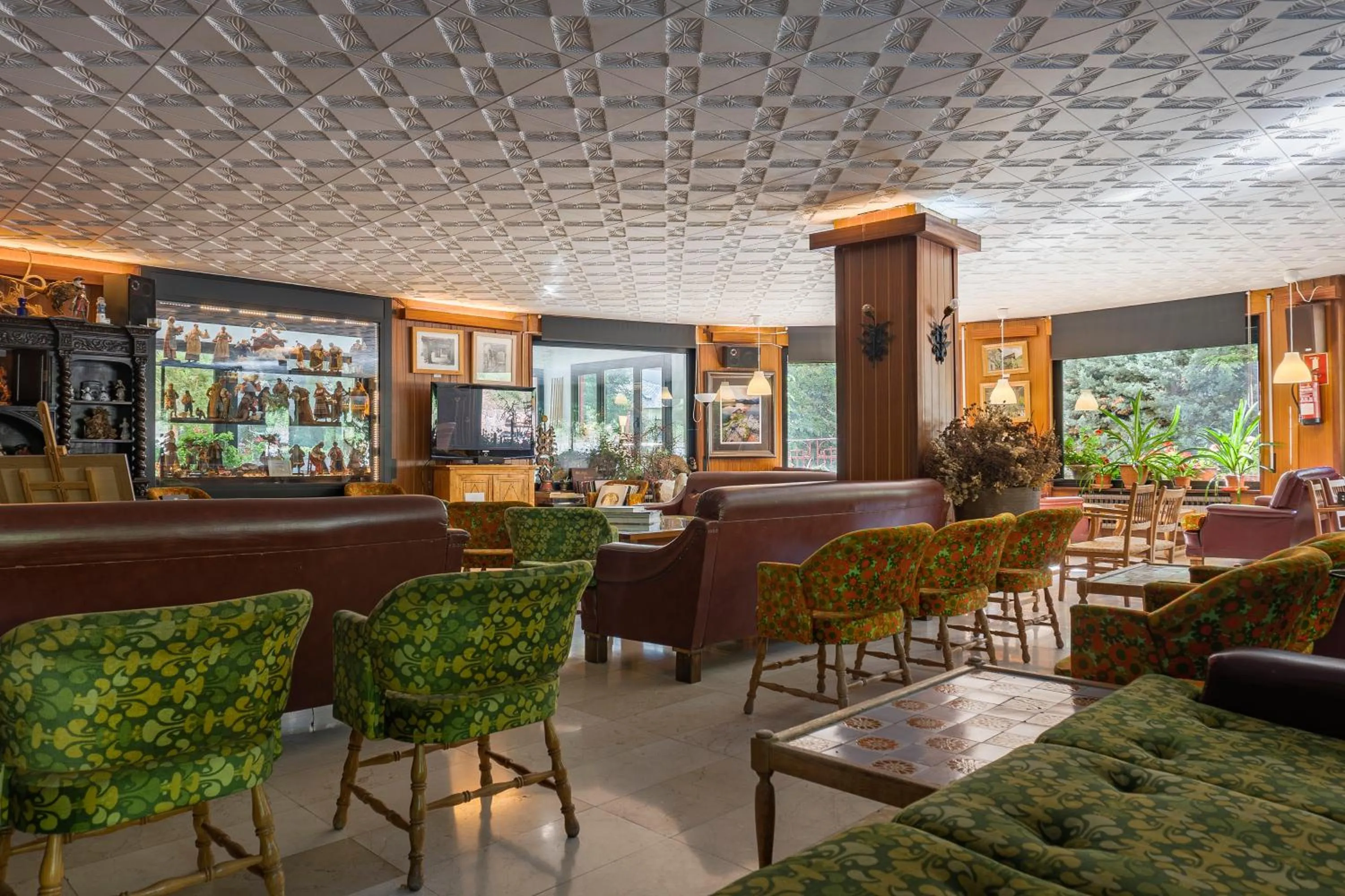 Communal lounge/ TV room in Hotel Cardós