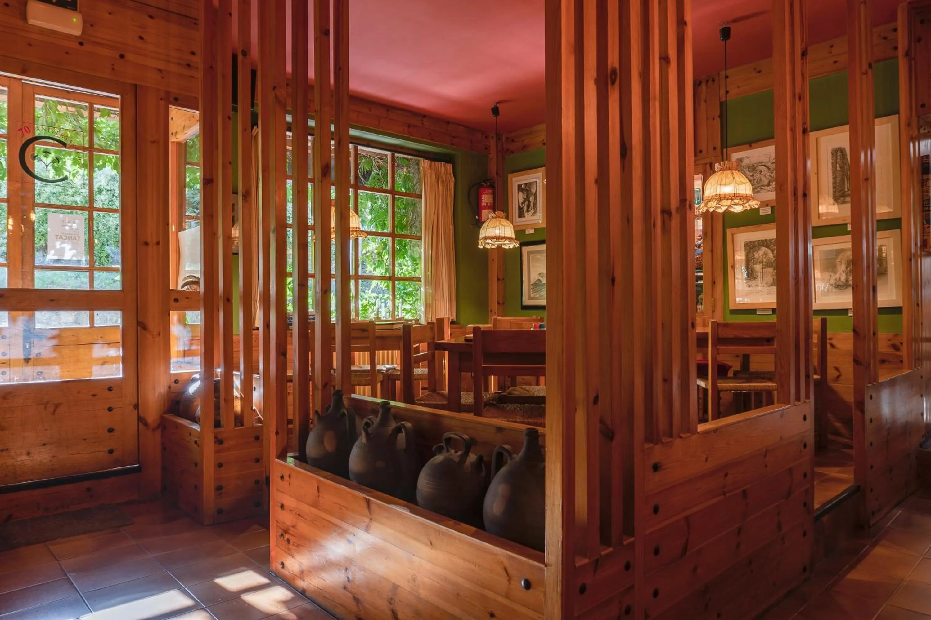 Communal lounge/ TV room in Hotel Cardós