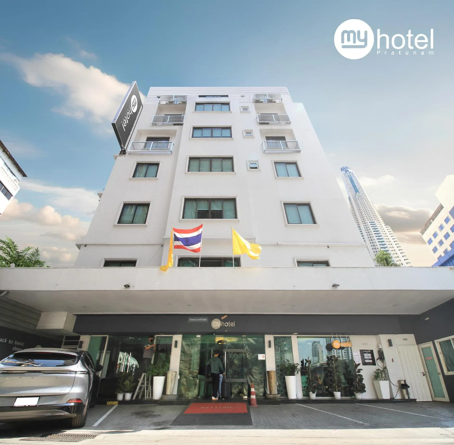 Property building in My Hotel Pratunam