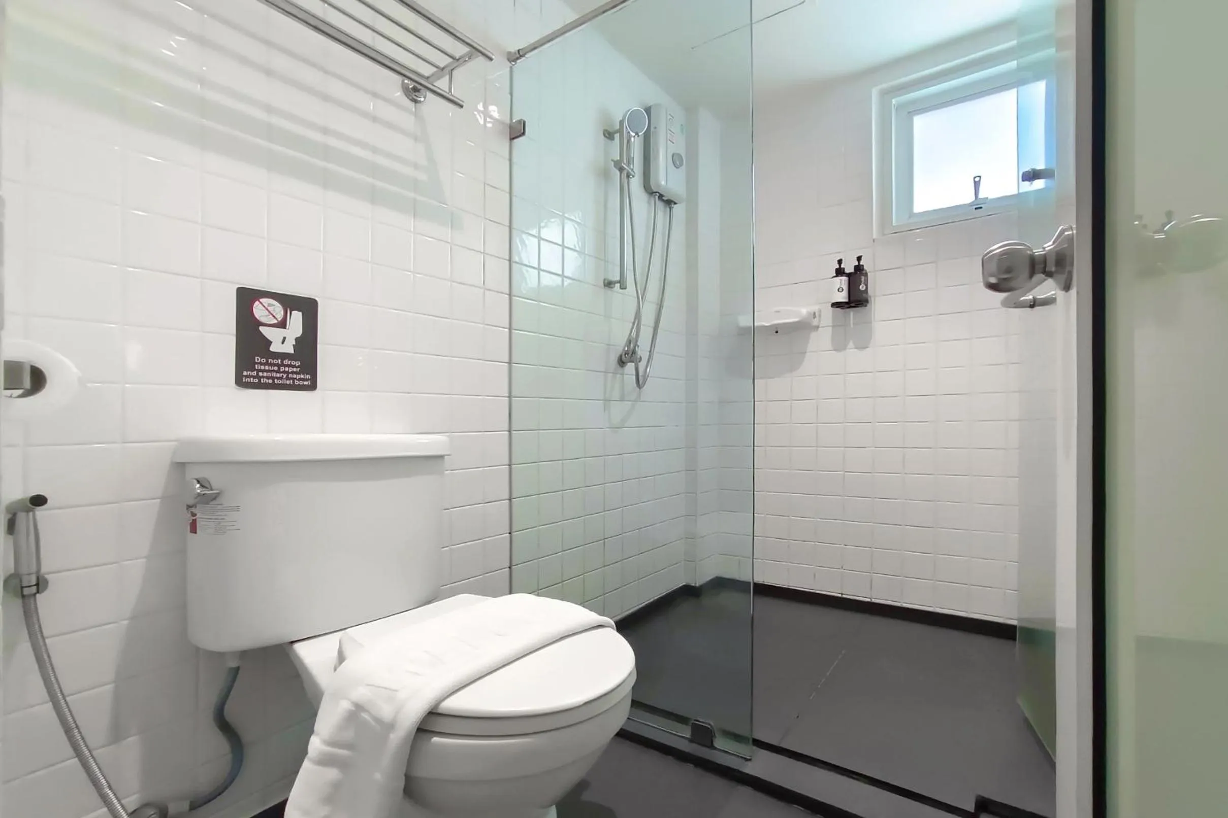 Bathroom in My Hotel Pratunam