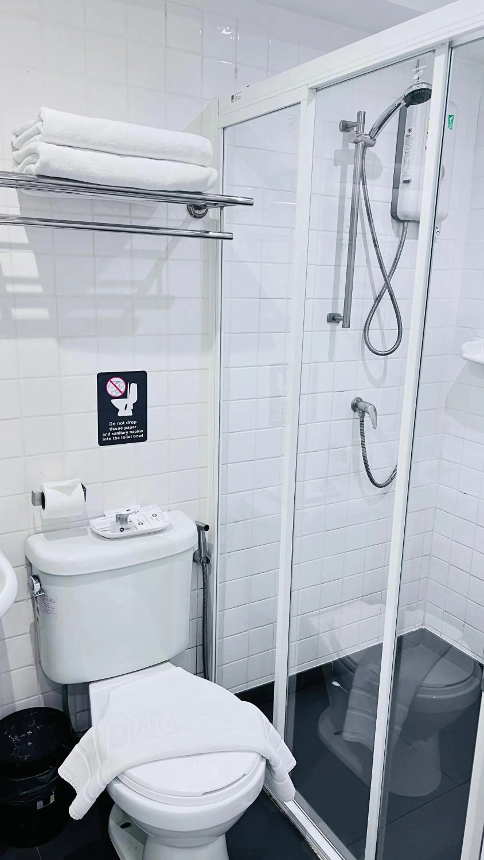 Shower in My Hotel Pratunam