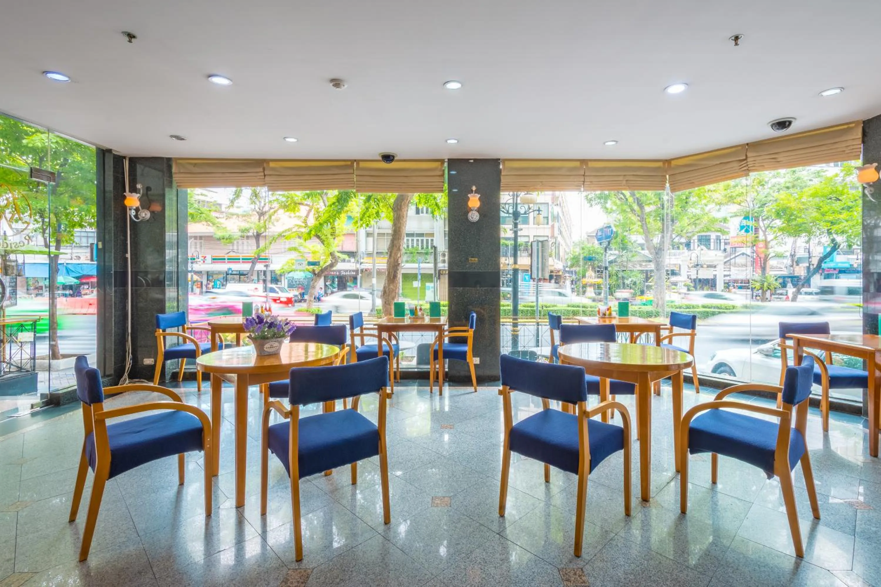 Restaurant/places to eat in For You Residence