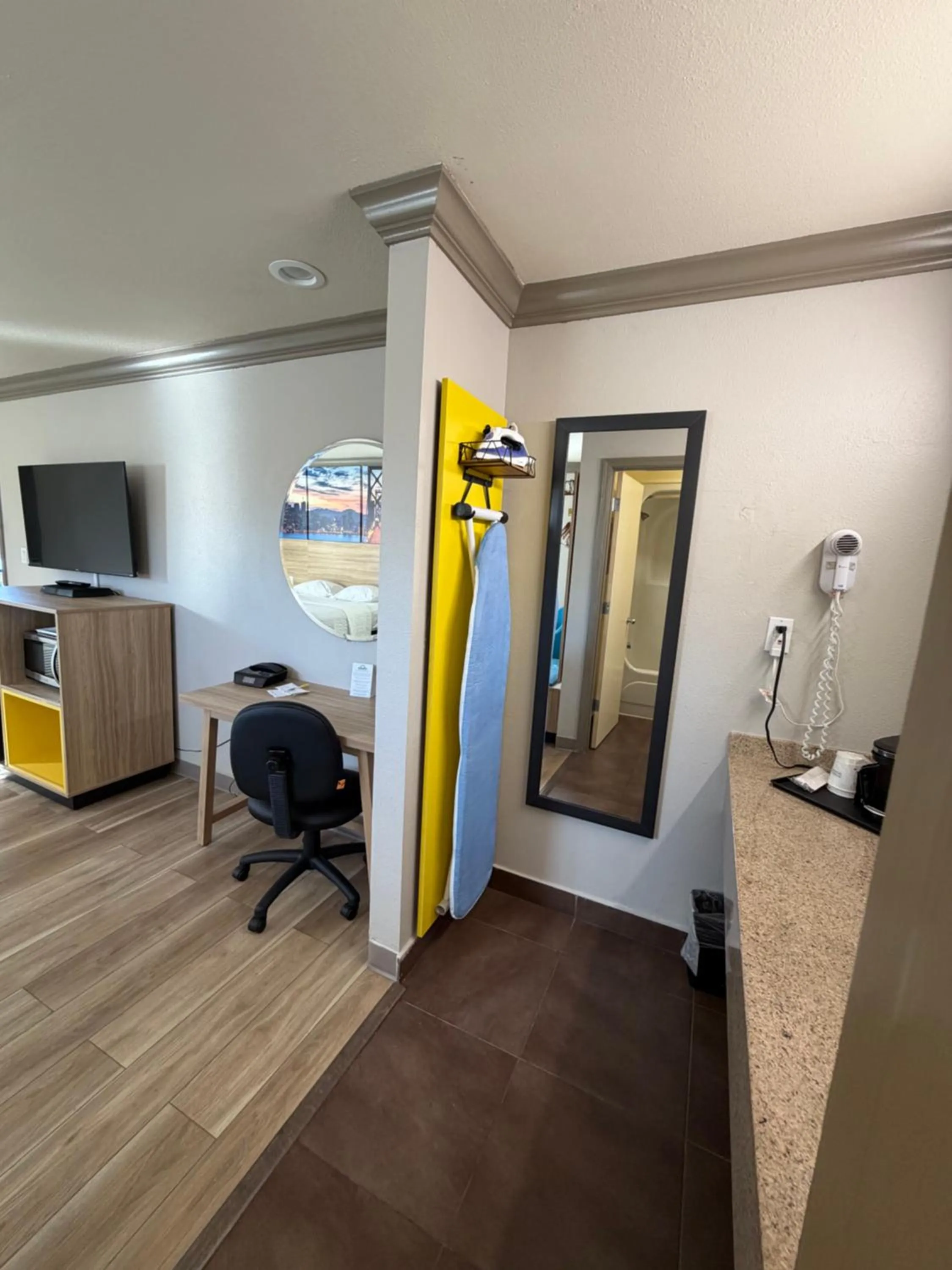 dryer in Days Inn by Wyndham San Francisco S/Oyster Point Airport