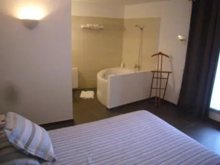 Decorative detail, Bed in Masia Vista Hermosa