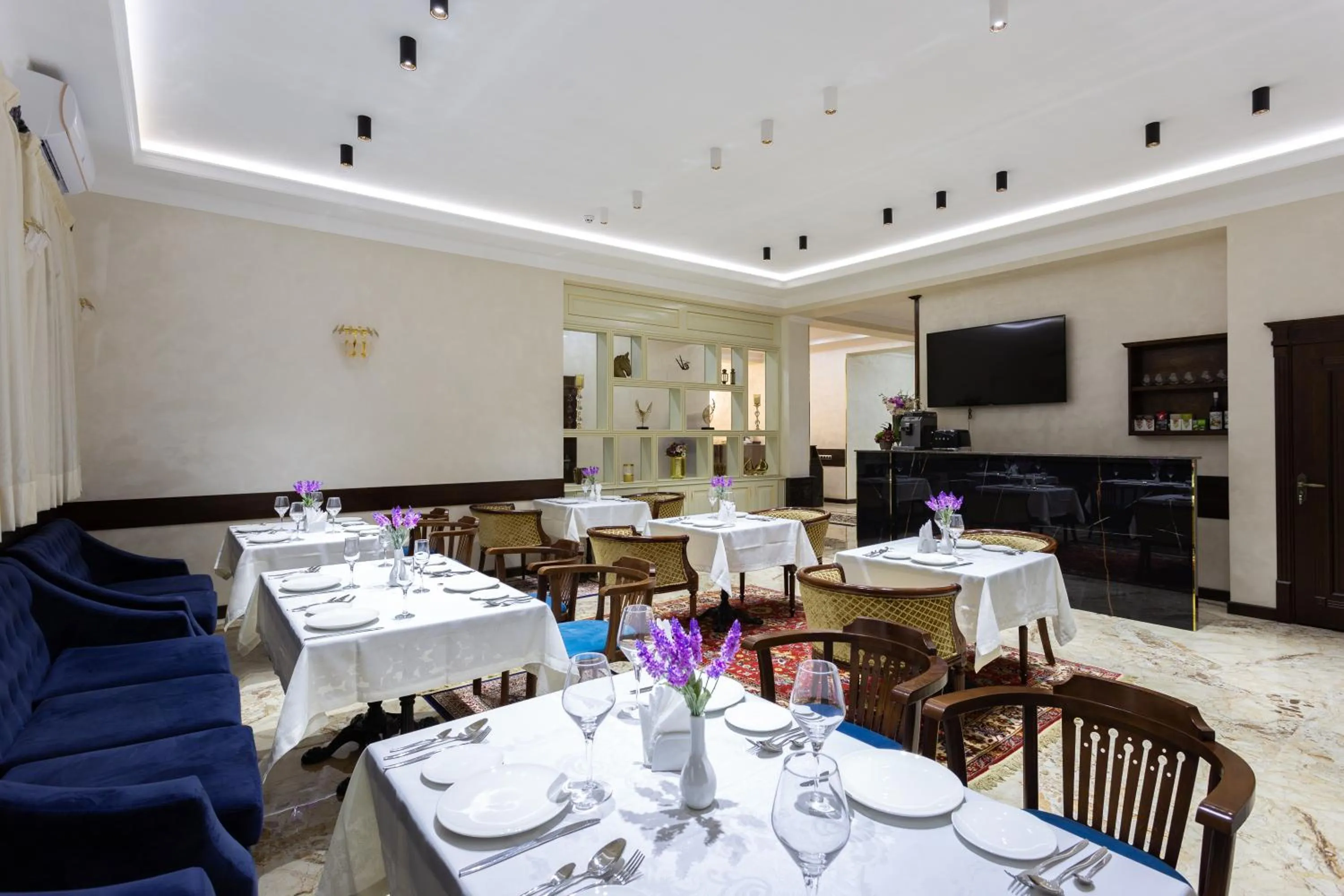 Communal lounge/ TV room in Palace Hotel Tashkent