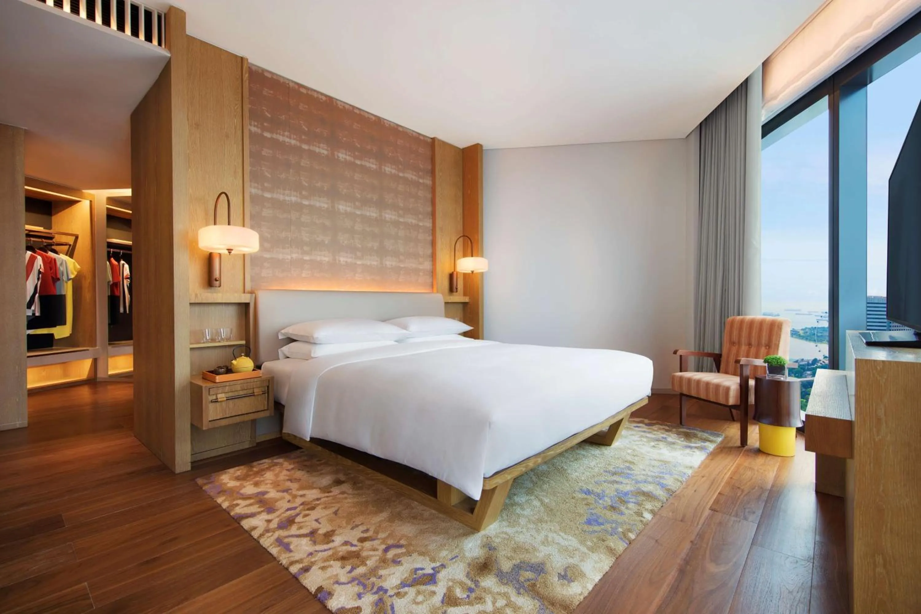 Photo of the whole room, Bed in Andaz Singapore, By Hyatt