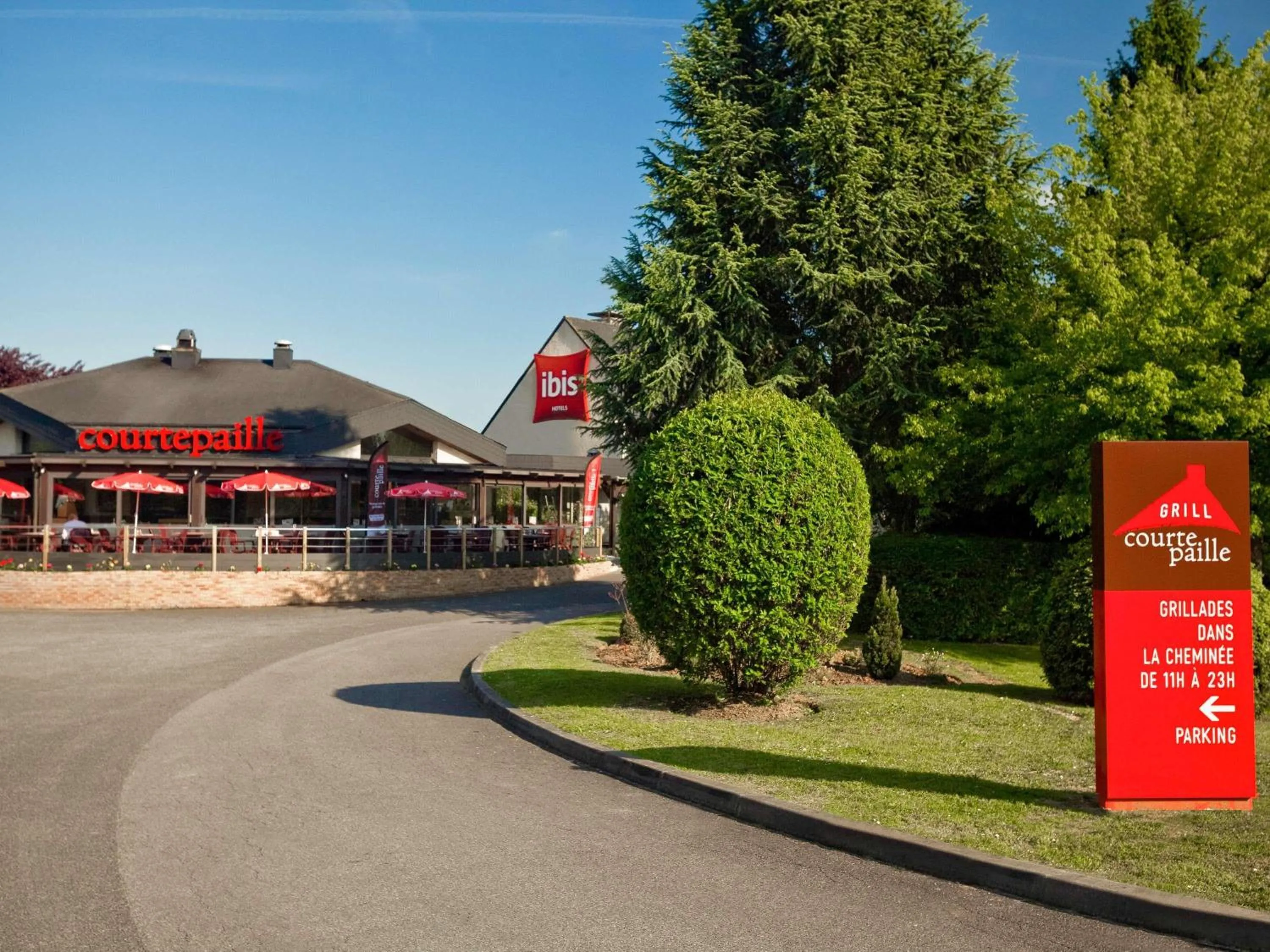 Property building in ibis Senlis