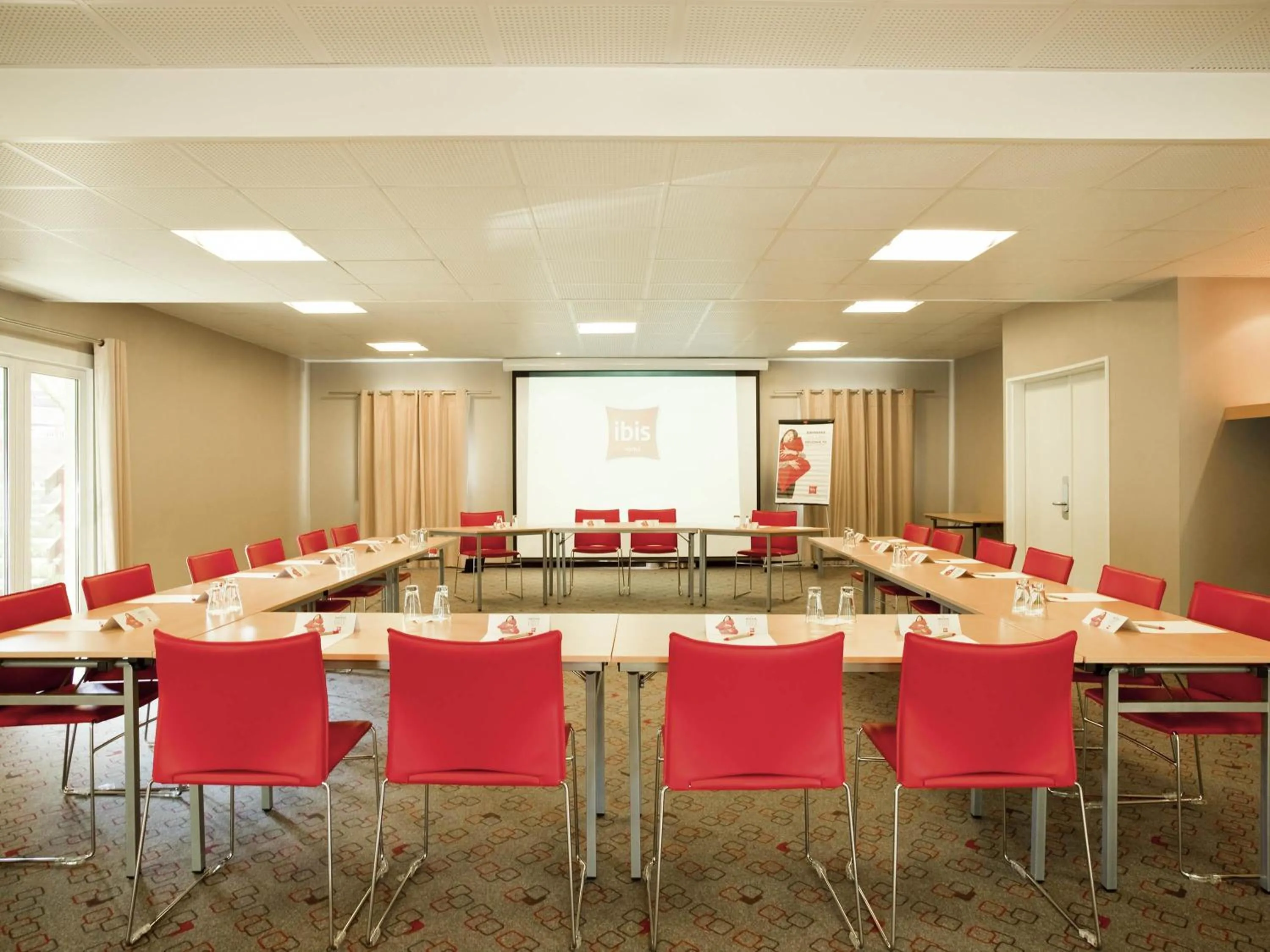 Meeting/conference room in ibis Senlis