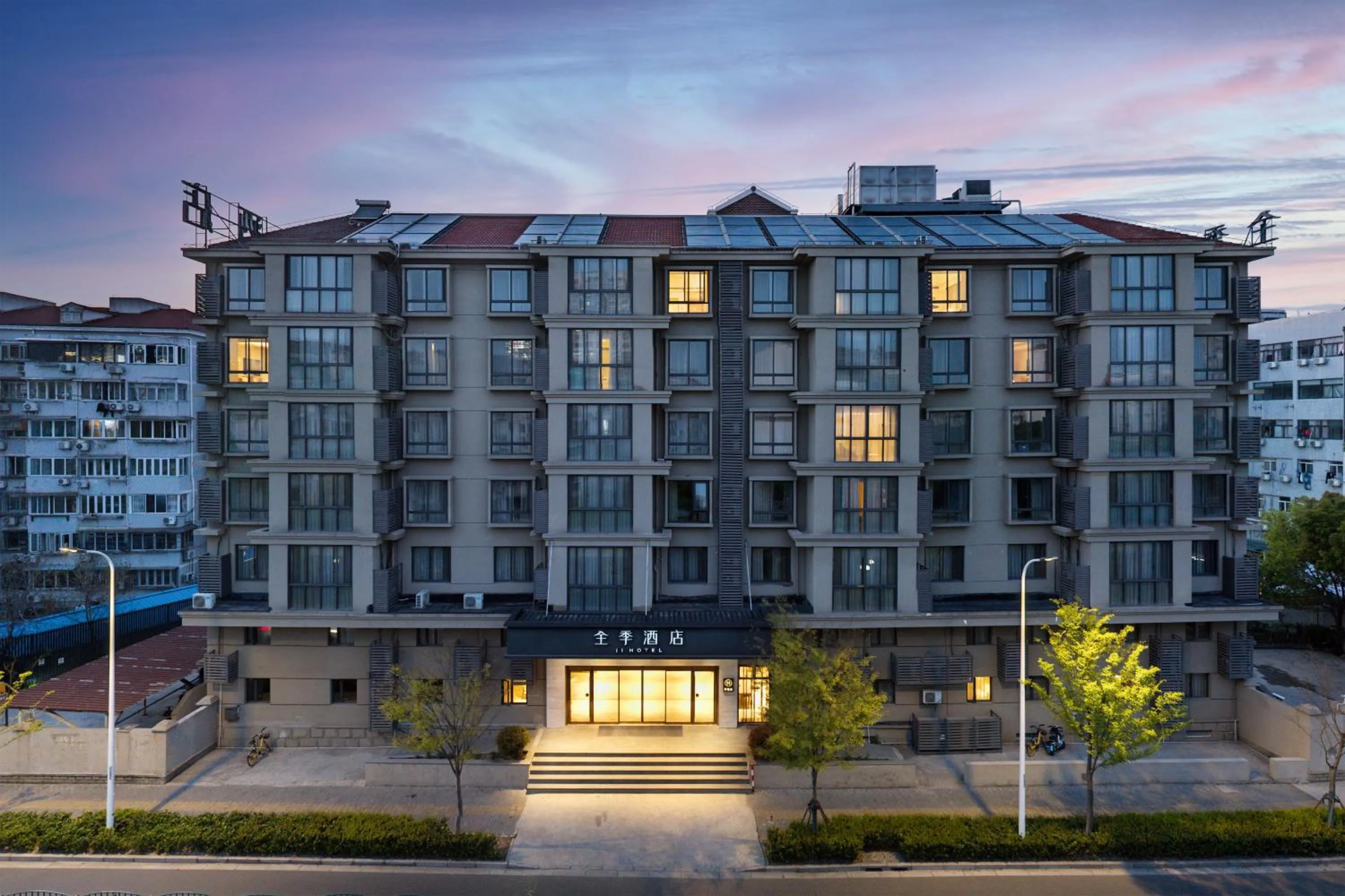 Property building in JI Hotel Shanghai Jinqiao International Commercial Plaza