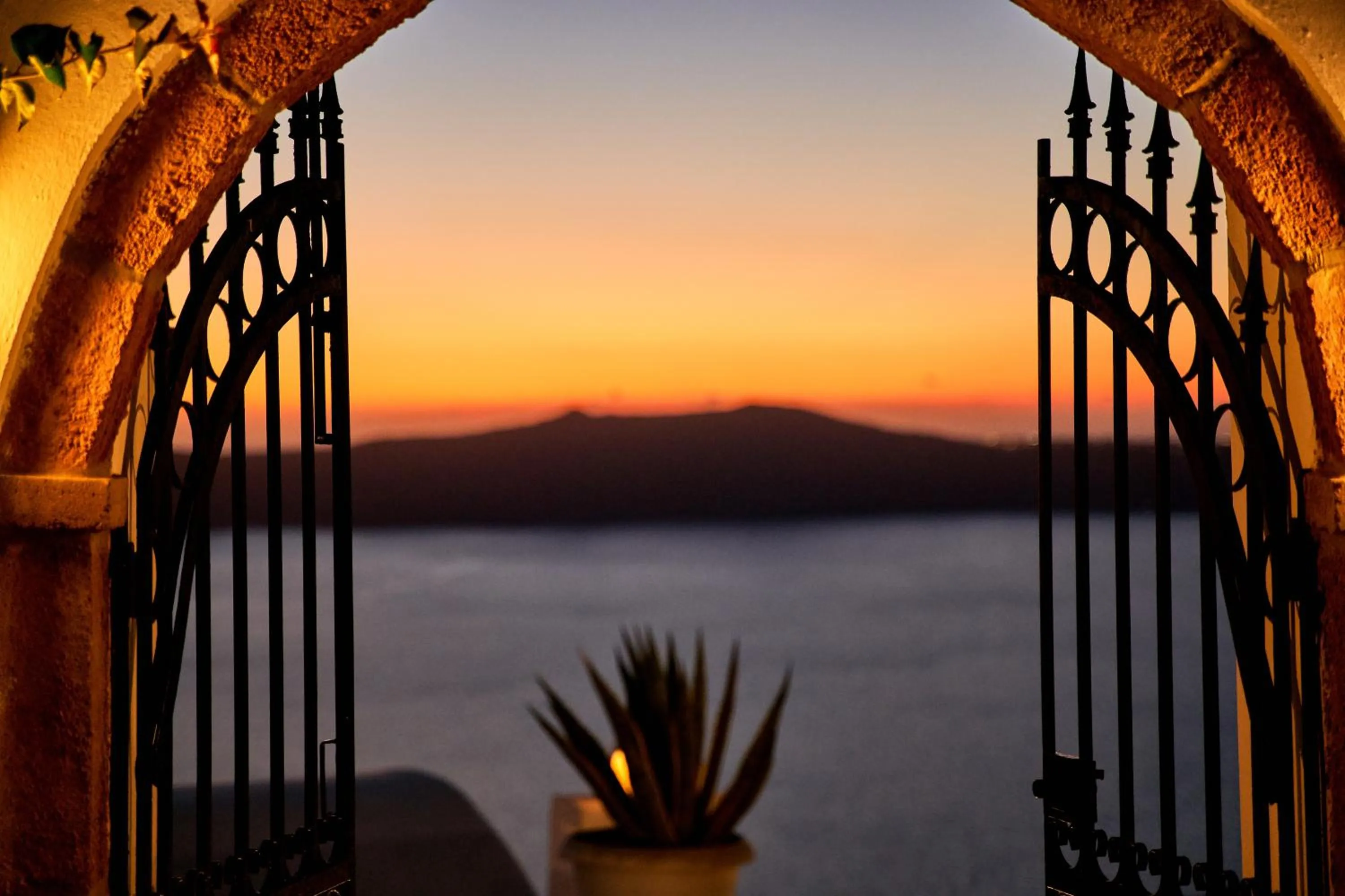 Facade/entrance in Agali Houses