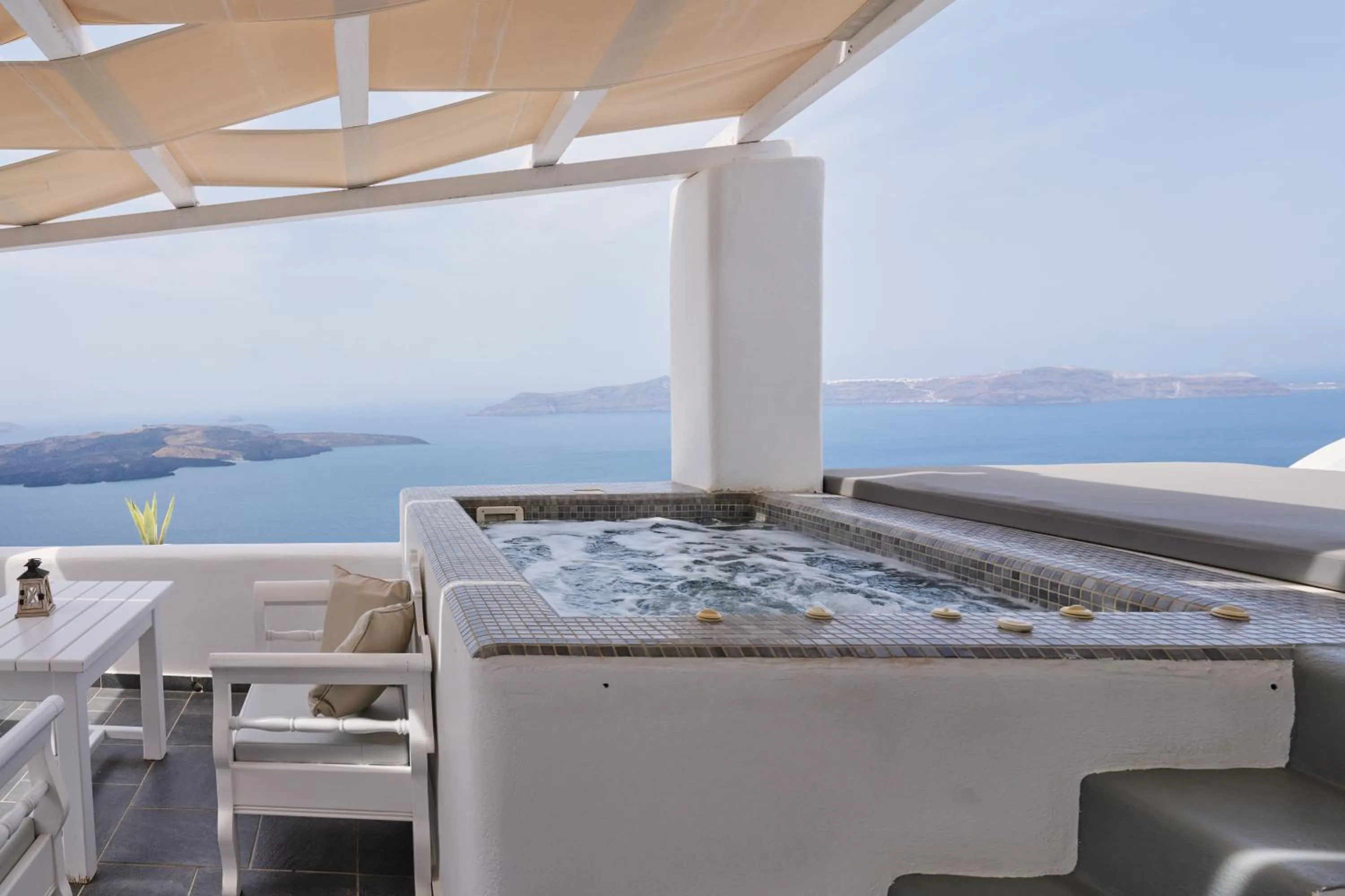 Hot Tub in Agali Houses