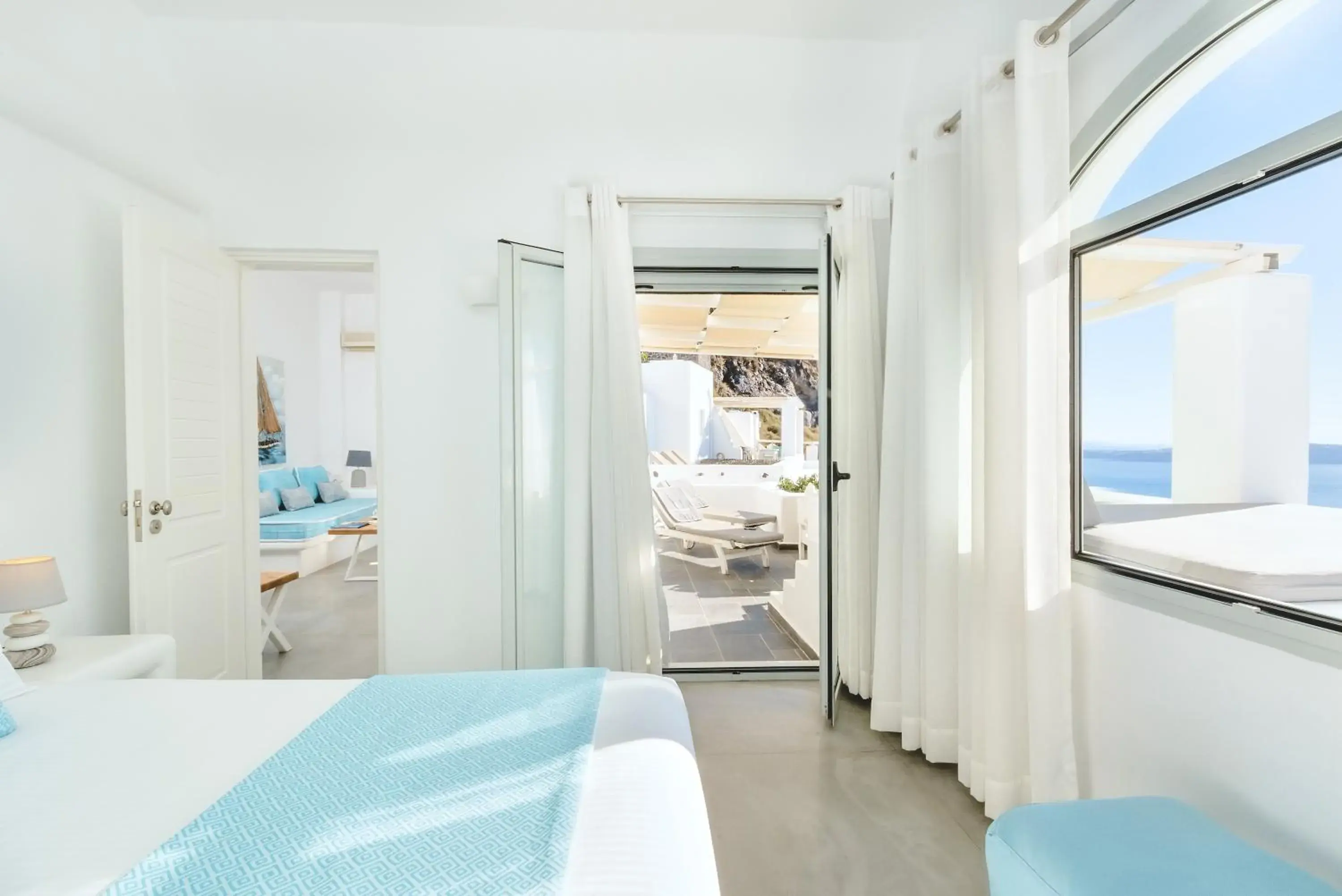 Suite with Hot Tub in Agali Houses Suite with Hot Tub in Agali Houses