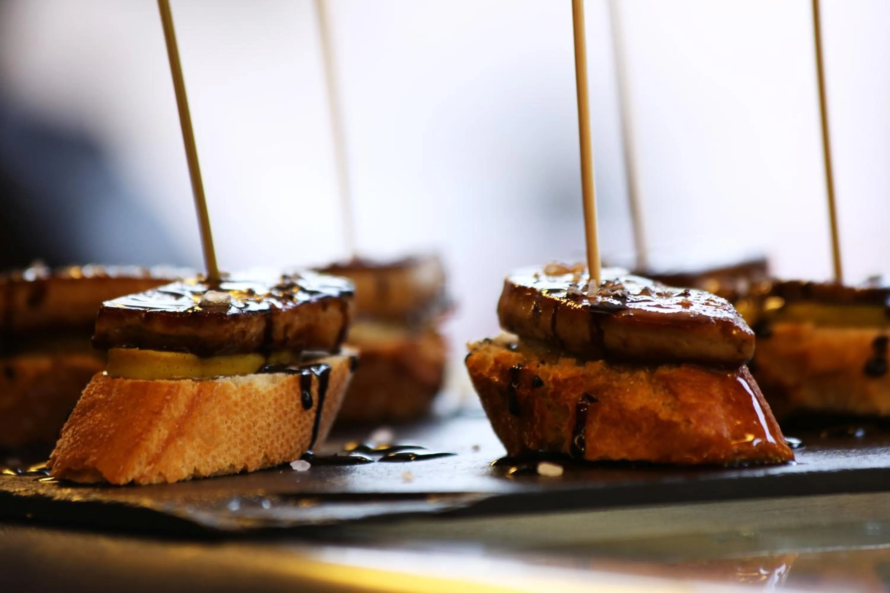 Restaurant/places to eat in 08028 Apartments