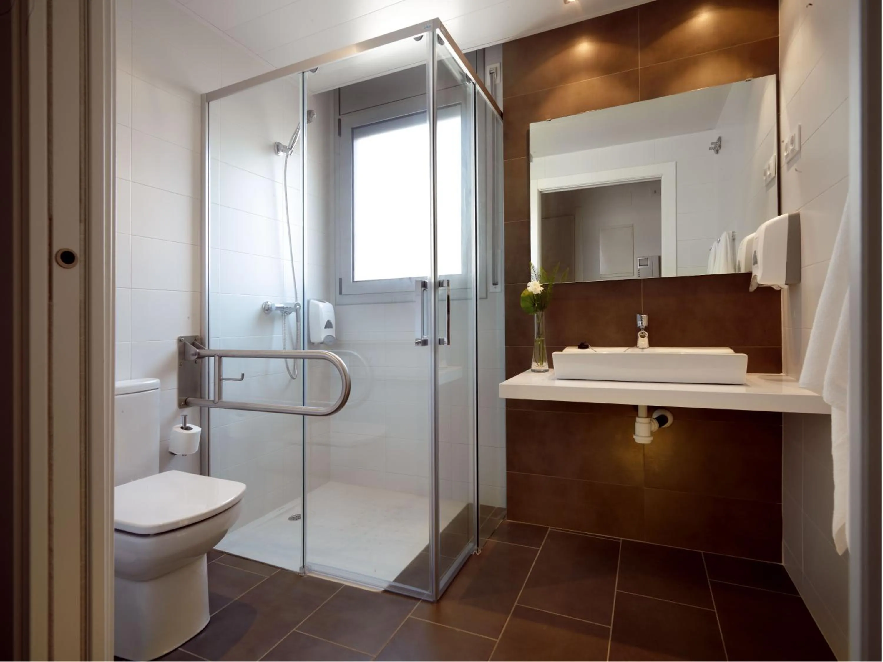 Bathroom in 08028 Apartments